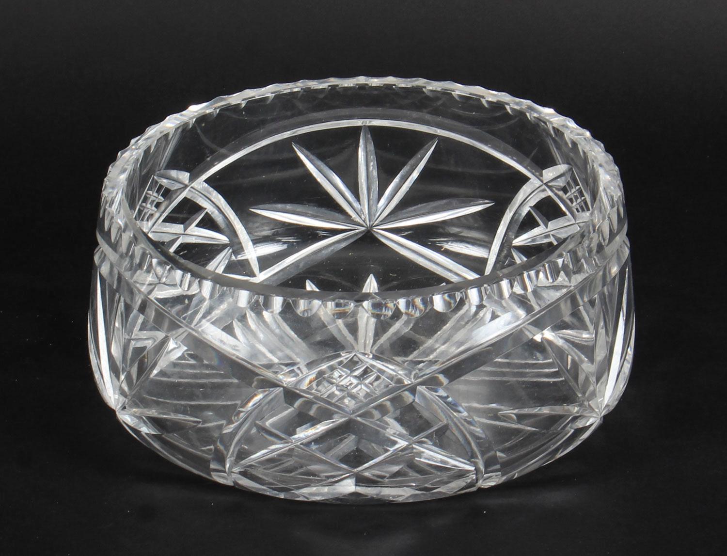 English Vintage Cut Glass Crystal Bowl 20th Century For Sale