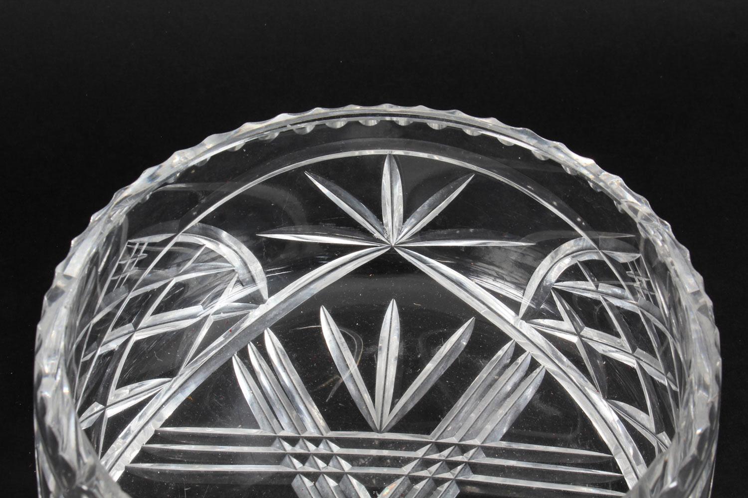 Vintage Cut Glass Crystal Bowl 20th Century For Sale 3