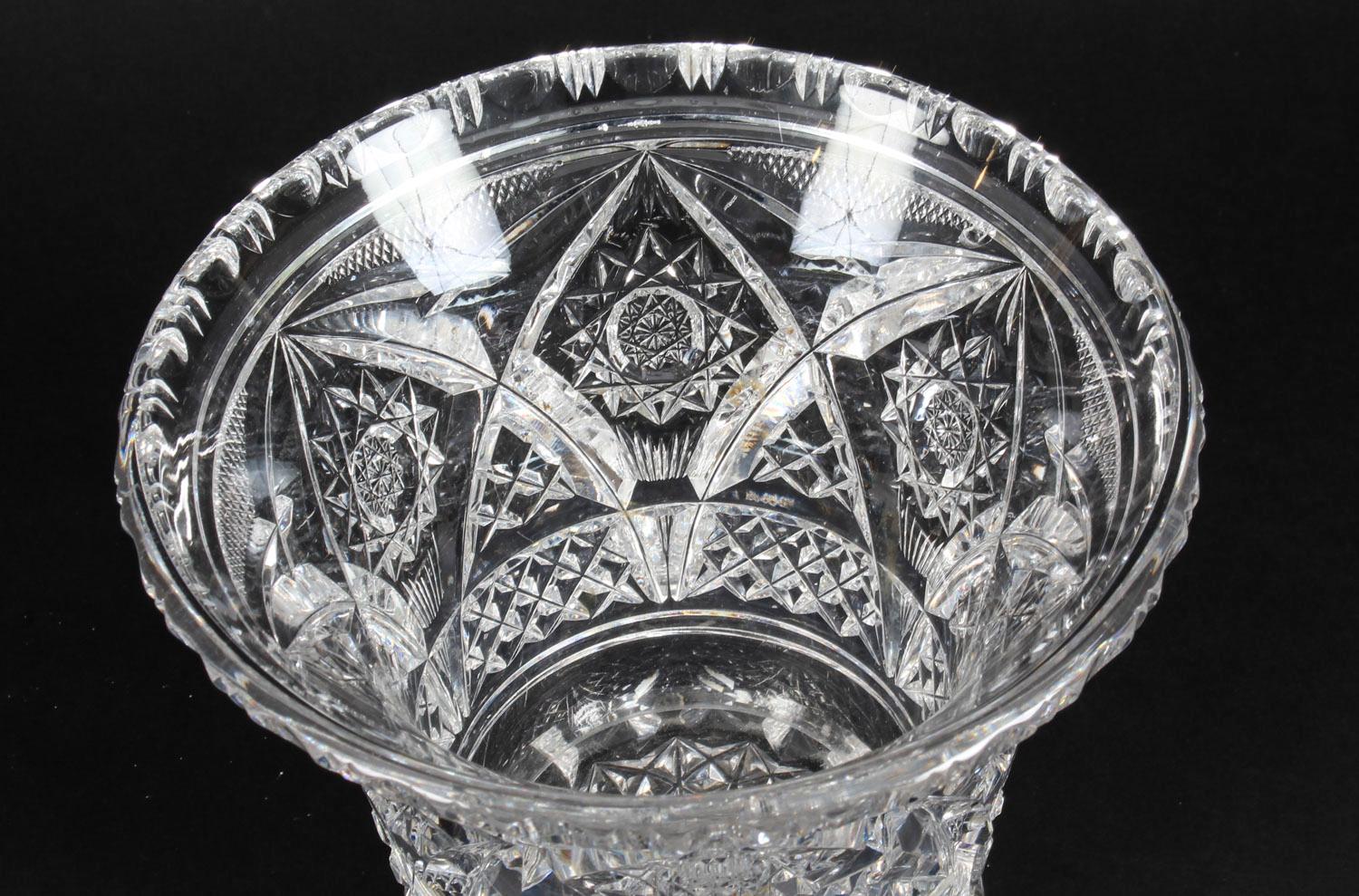Vintage Cut Glass Crystal Glass Vase, Mid-20th Century For Sale 4