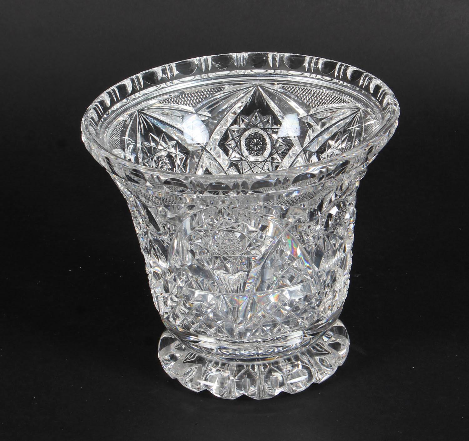 Vintage Cut Glass Crystal Glass Vase, Mid-20th Century In Good Condition For Sale In London, GB