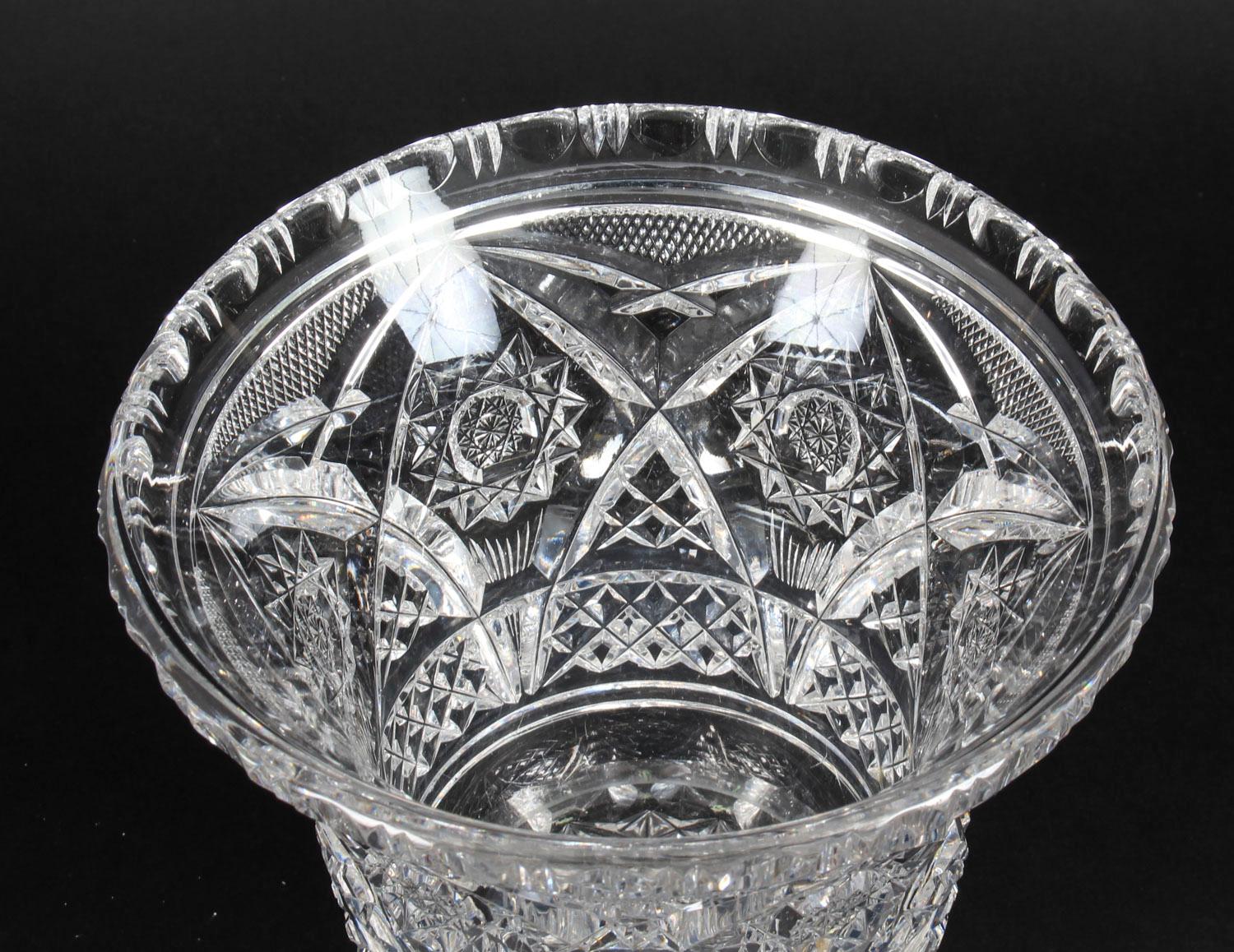 Vintage Cut Glass Crystal Glass Vase, Mid-20th Century For Sale 1