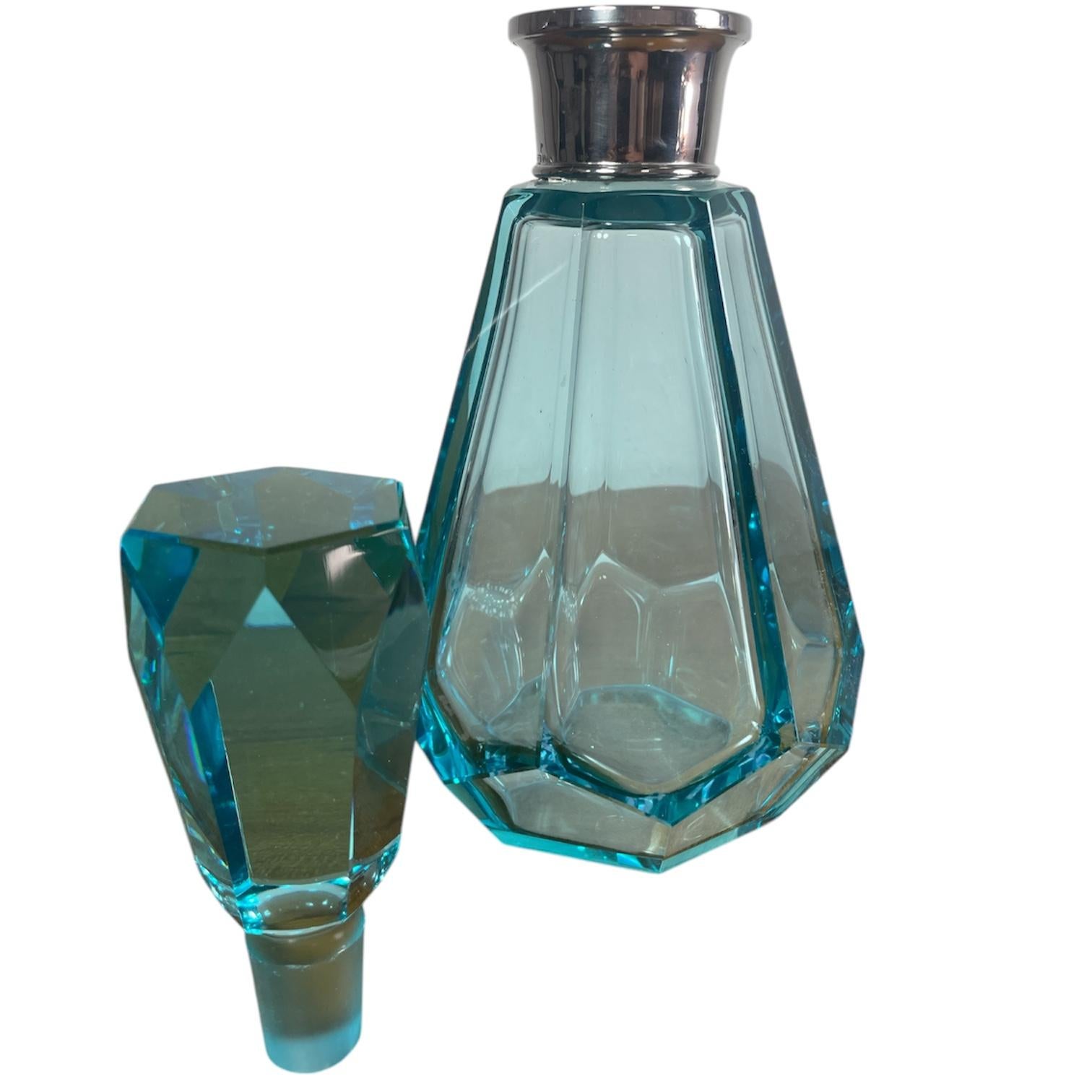 Art déco Vintage Cut Glass Decanter Art Deco en vente