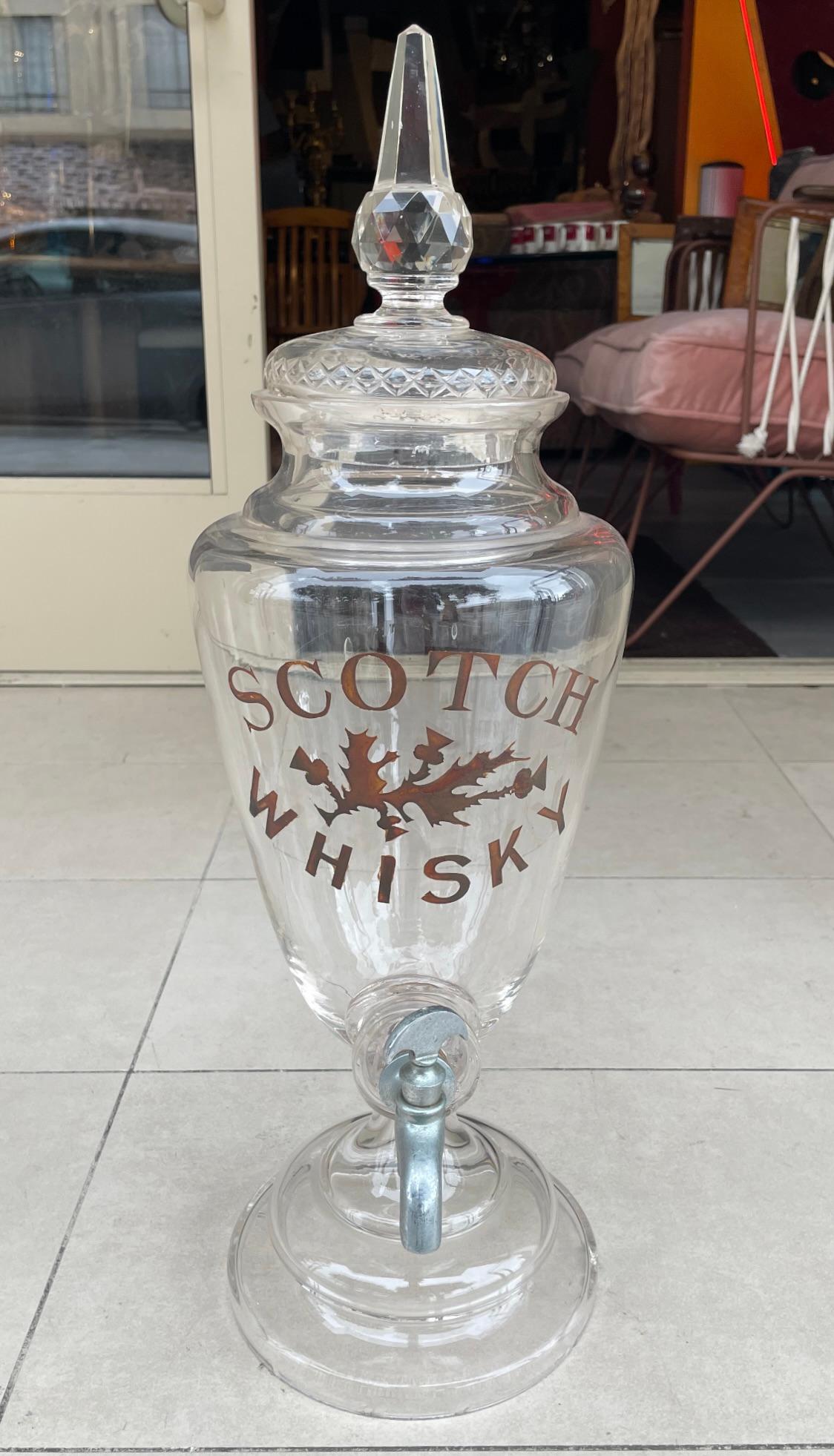 Carafe à whisky écossaise vintage en verre taillé en vente 1