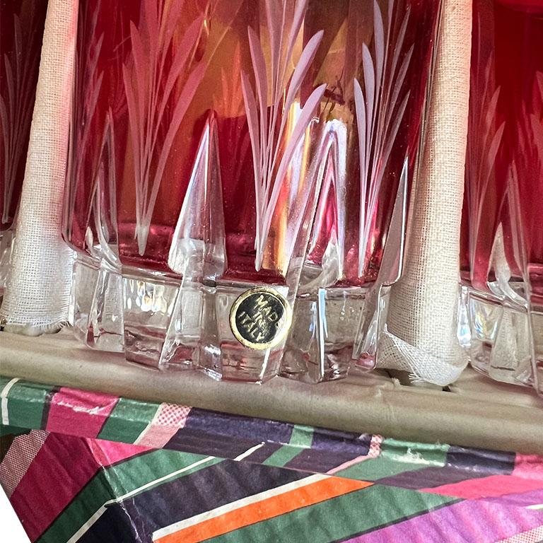 Mid-Century Modern Ensemble de 6 verres rose canneberge vintage taillés en clair - Italie en vente