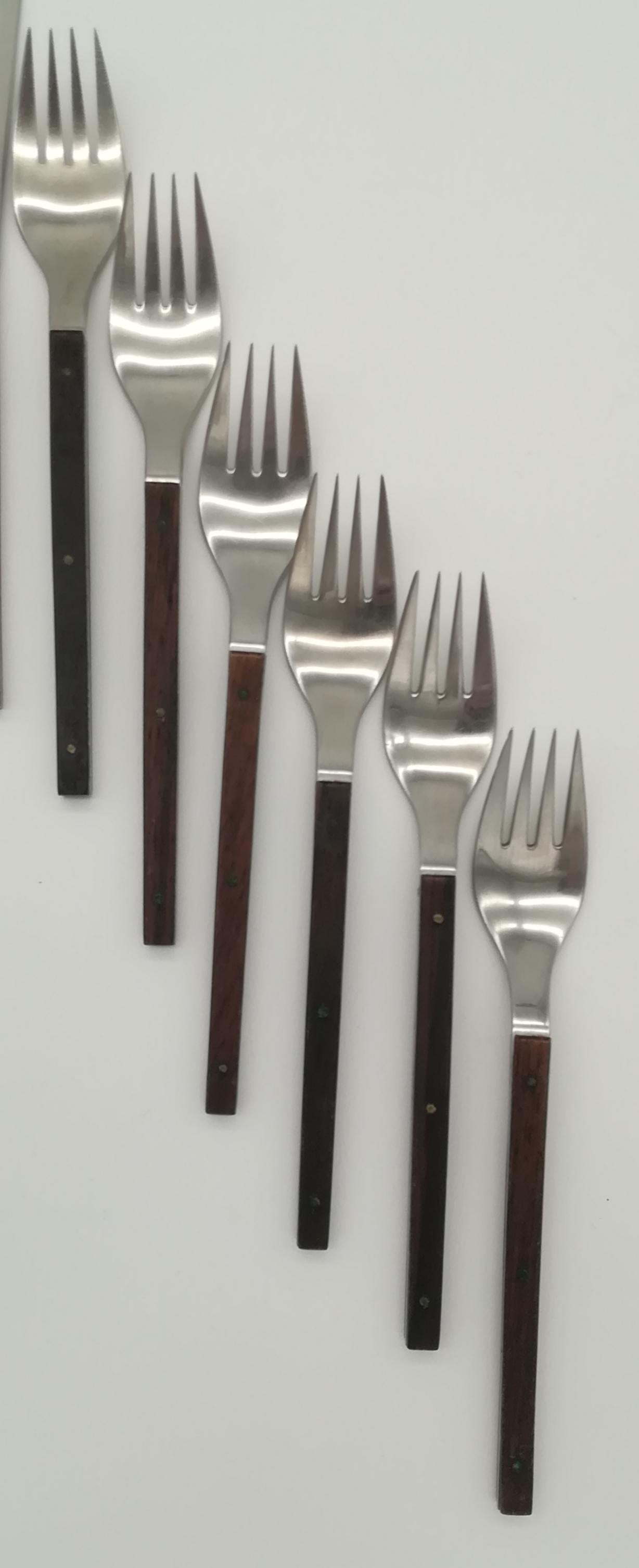 This timeless cutlery/flatware set from the 1960s-70s was designed by Helmut Alder for Esta - a Sub-brand of well-known Amboss Neuzeughammer Austria - on the occasion of the 200th anniversary of the company Neuzeughammer Steyr in 1969.
Helmut