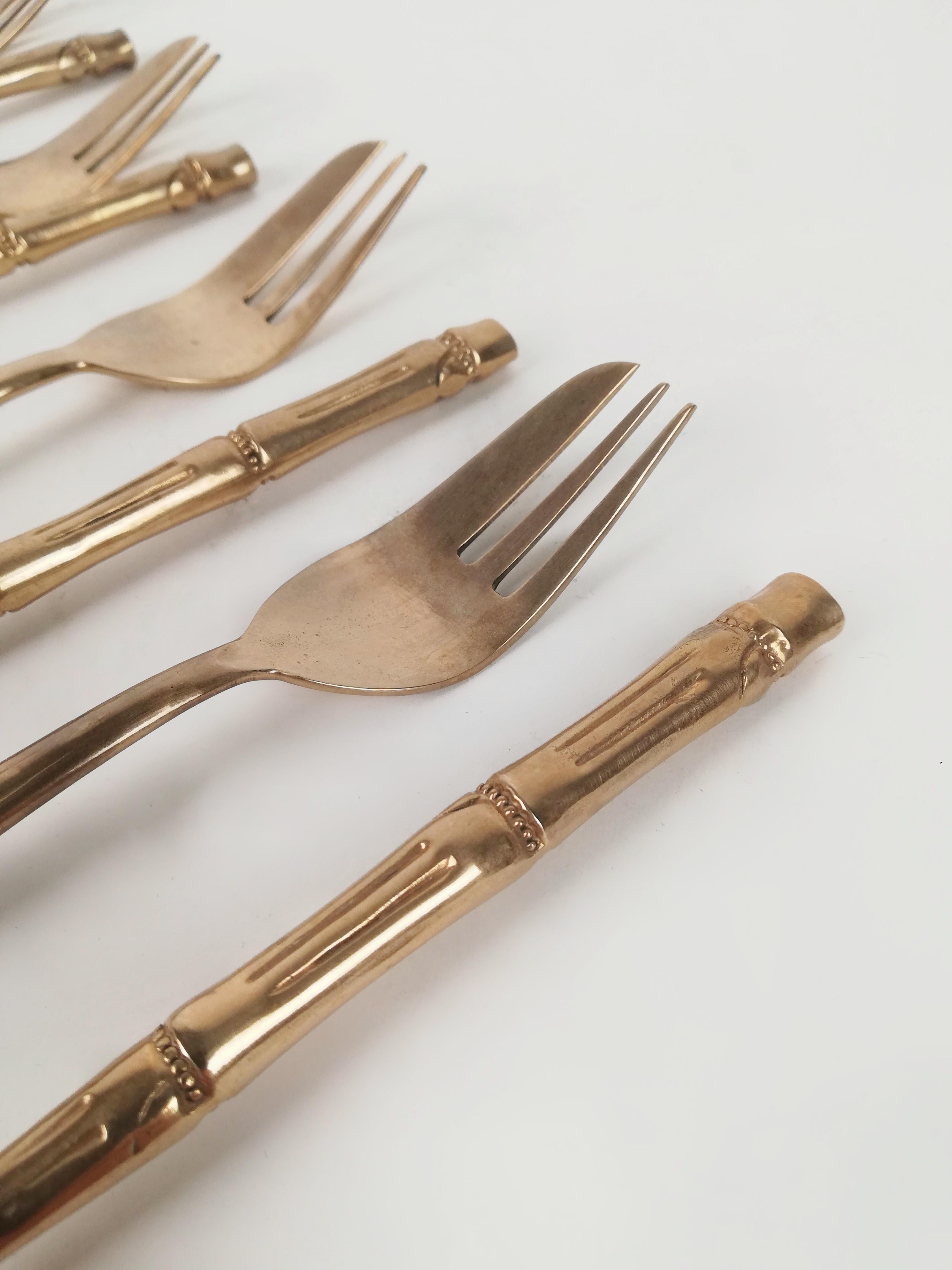 Vintage Cutlery Set in Hollywood Regency Style made in Brass Faux Bamboo, 1970s In Good Condition For Sale In Roma, IT