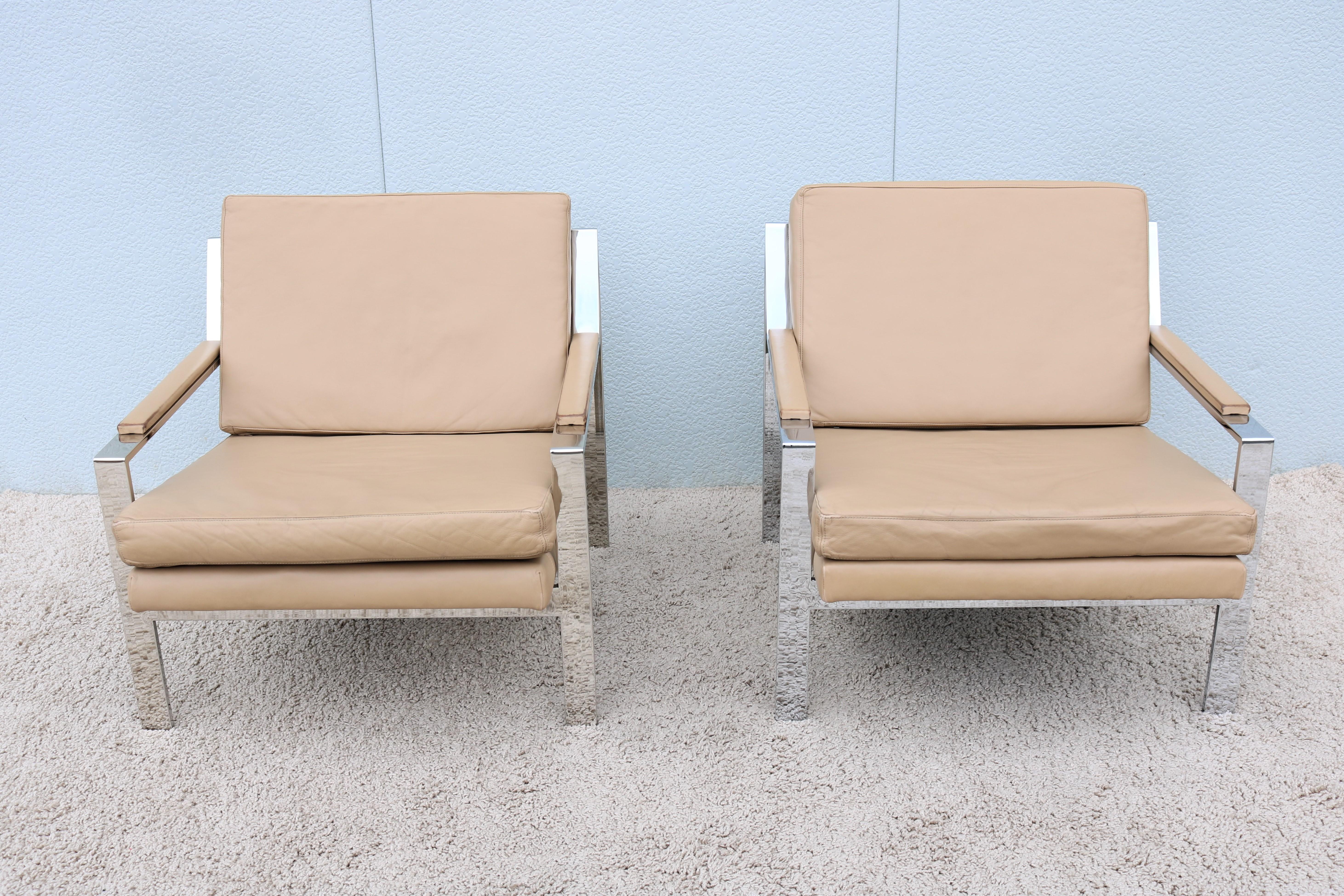 Polished Vintage Cy Mann Leather and Chrome Lounge Chairs in Milo Baughman Style, a Pair For Sale