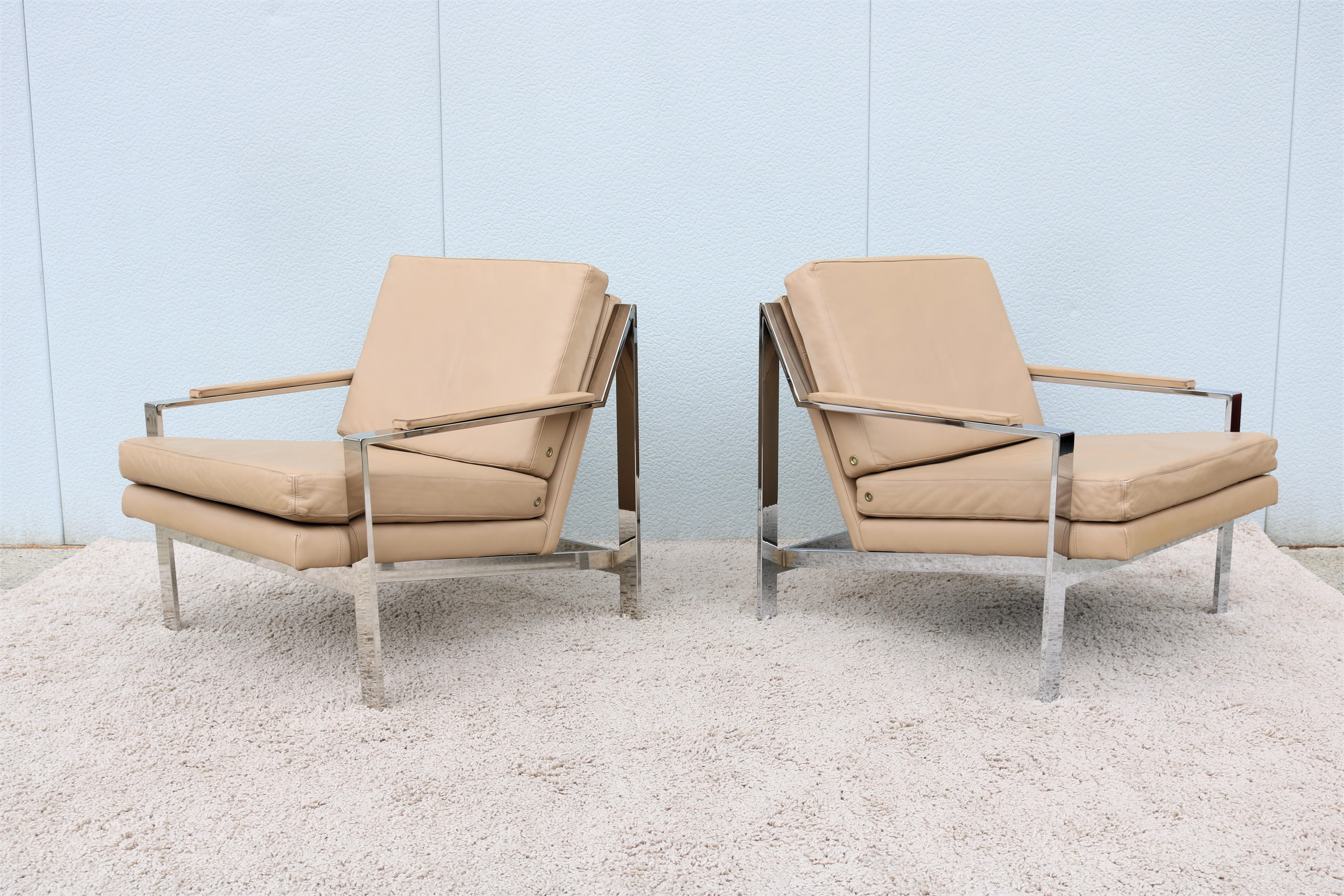 Vintage Cy Mann Leather and Chrome Lounge Chairs in Milo Baughman Style, a Pair In Good Condition For Sale In Secaucus, NJ