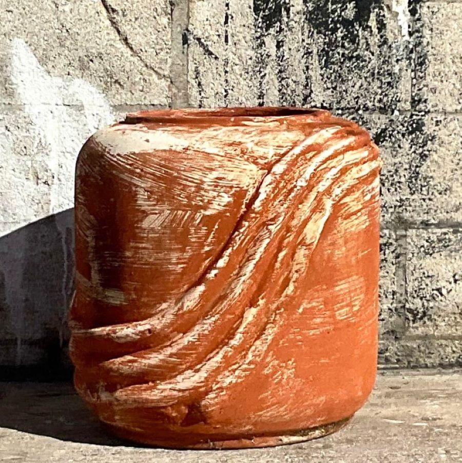 Zylinder-Terrakotta-Pflanzgefäß aus Terrakotta mit geschwungenen Ridges, Vintage (Nordamerikanisch) im Angebot
