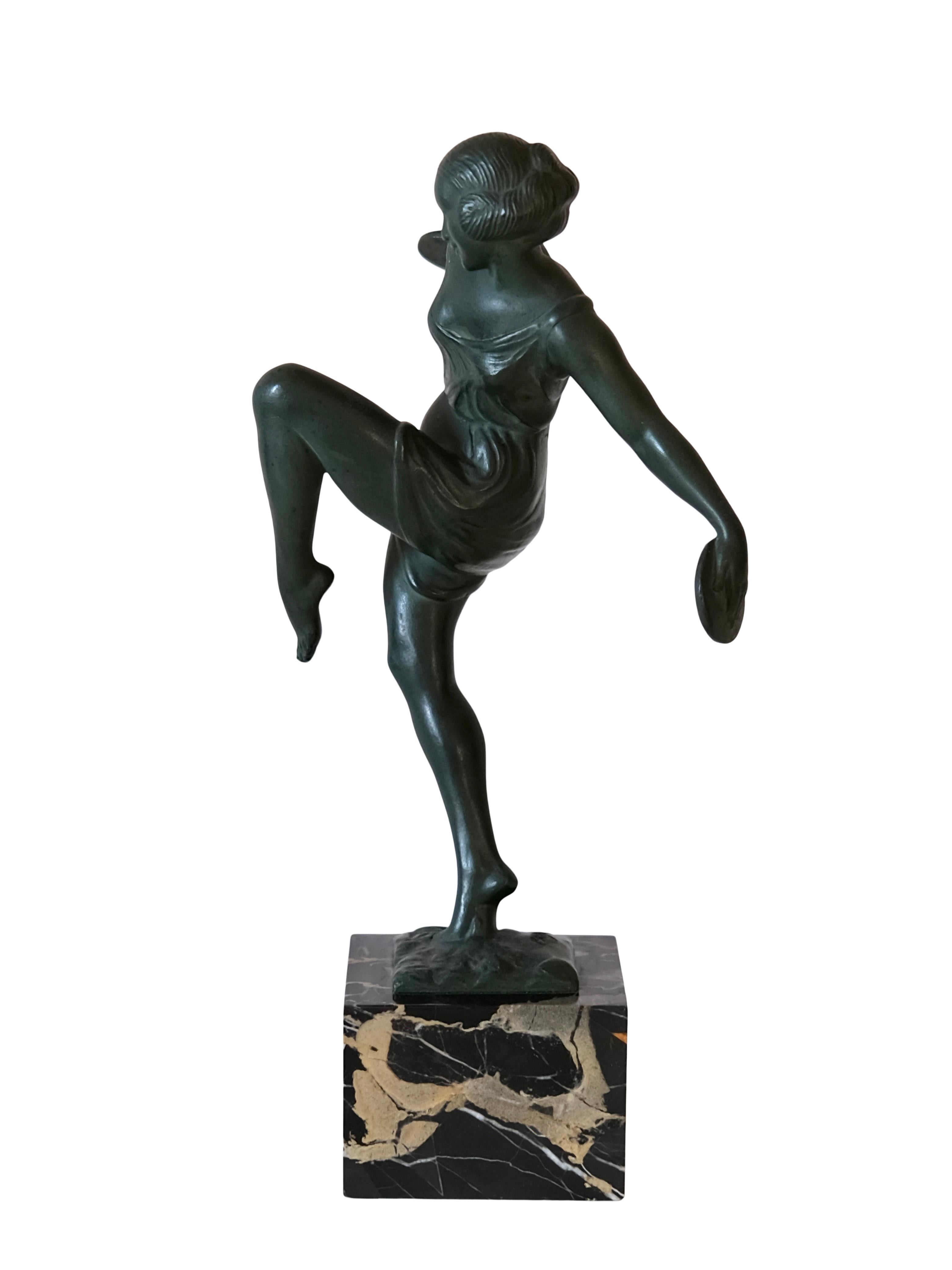 Art déco Sculpture Art Déco française ancienne d'une danseuse cymbale, par Fayral pour Max Le Verrier