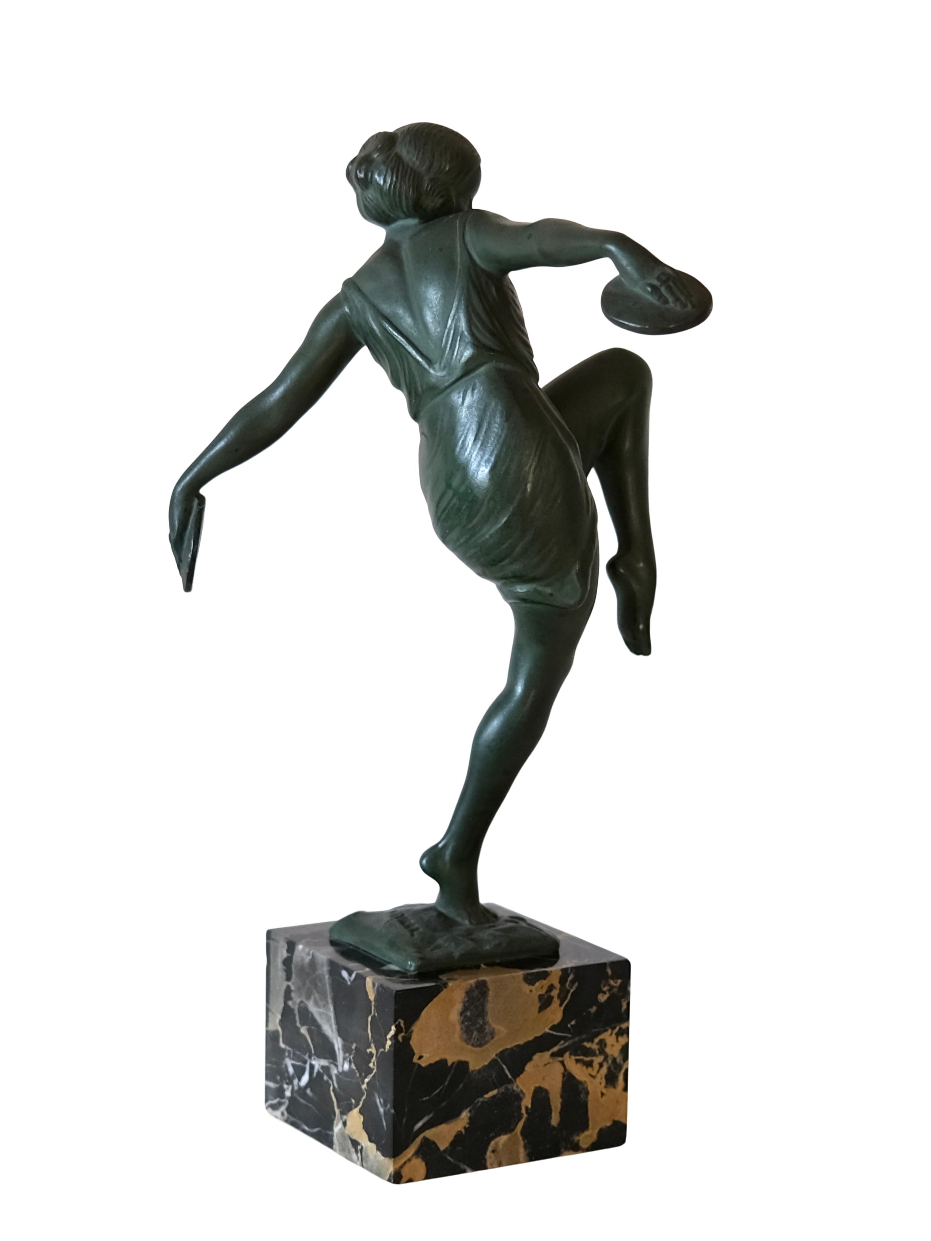 Patiné Sculpture Art Déco française ancienne d'une danseuse cymbale, par Fayral pour Max Le Verrier