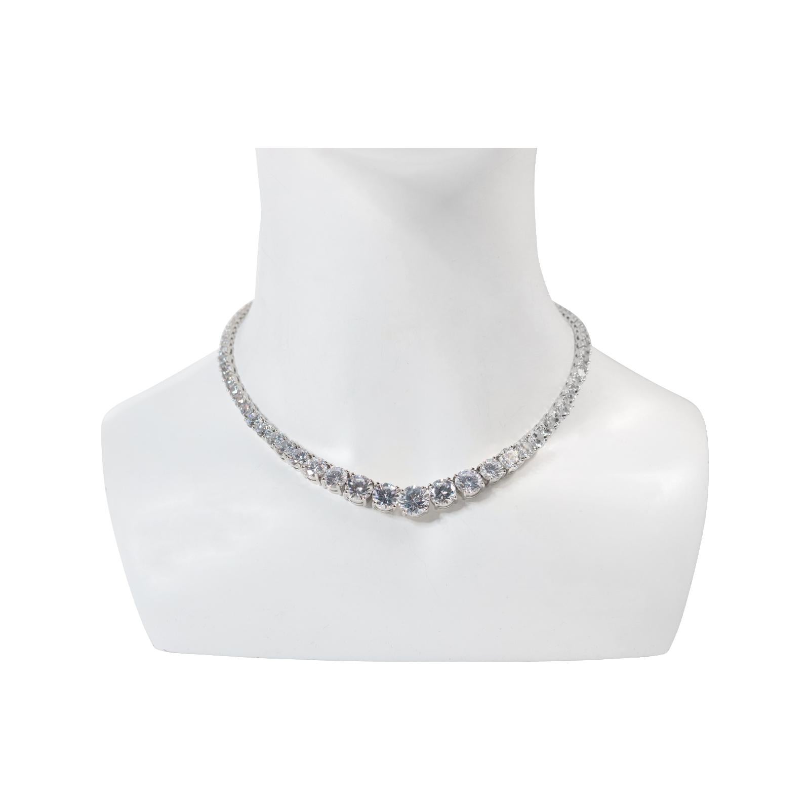 Collar Vintage CZ Forma Redonda Circa 1990s en Bueno estado para la venta en New York, NY