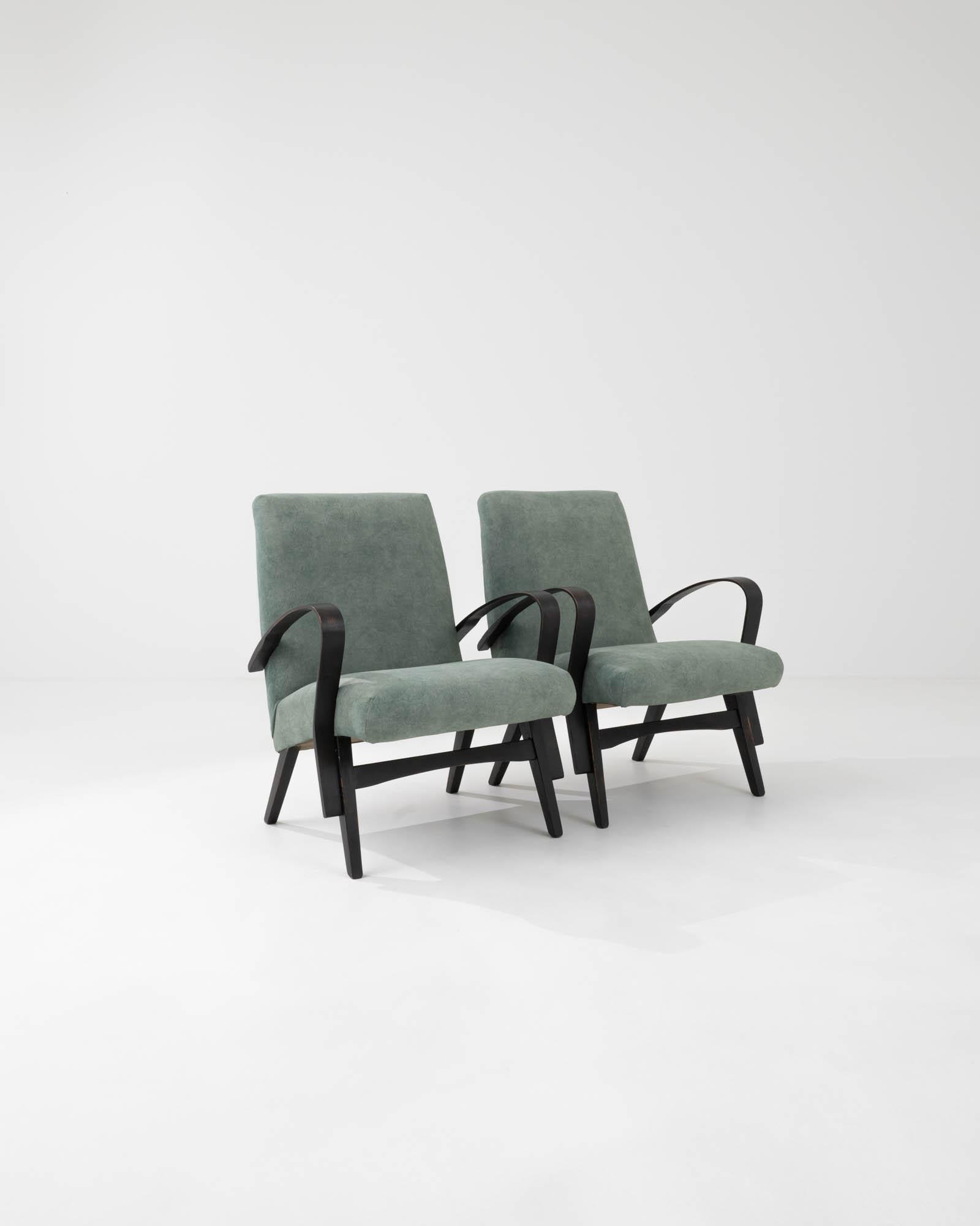Paire de fauteuils tchèques vintage par Tatra en vente 2