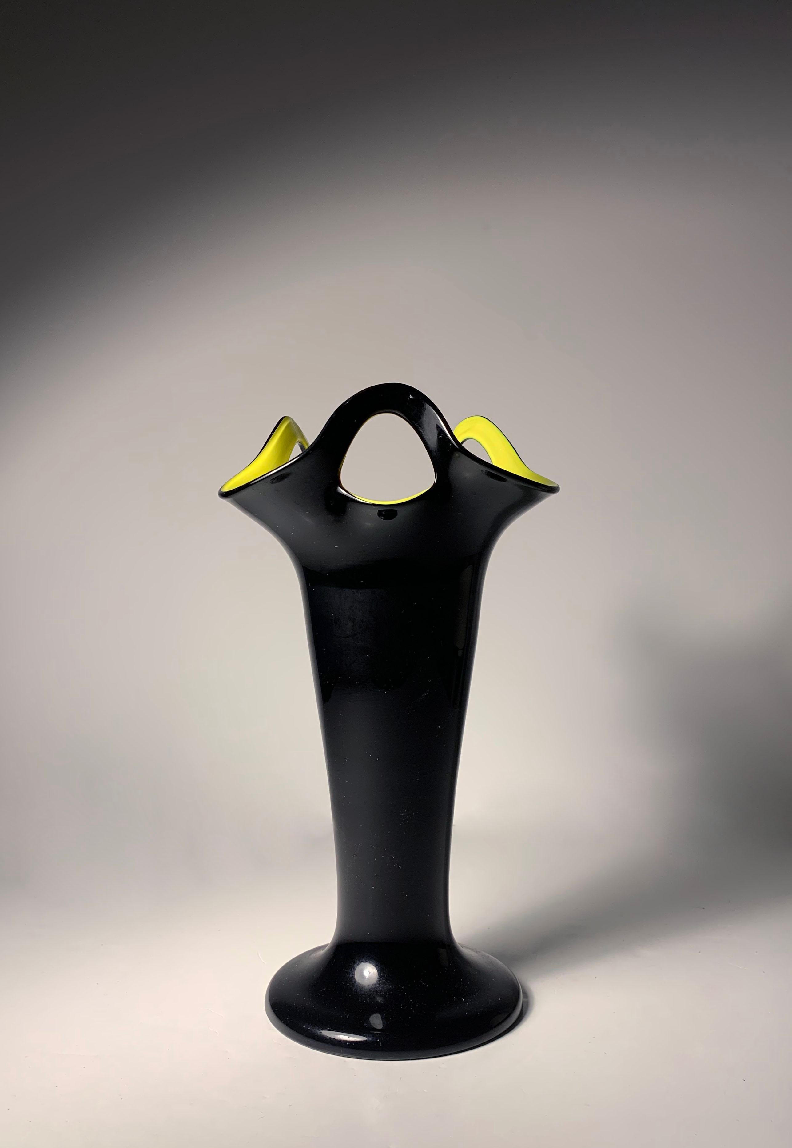Art déco Vintage Czech Art Deco Tango Art Glass in Black & Yellow en vente