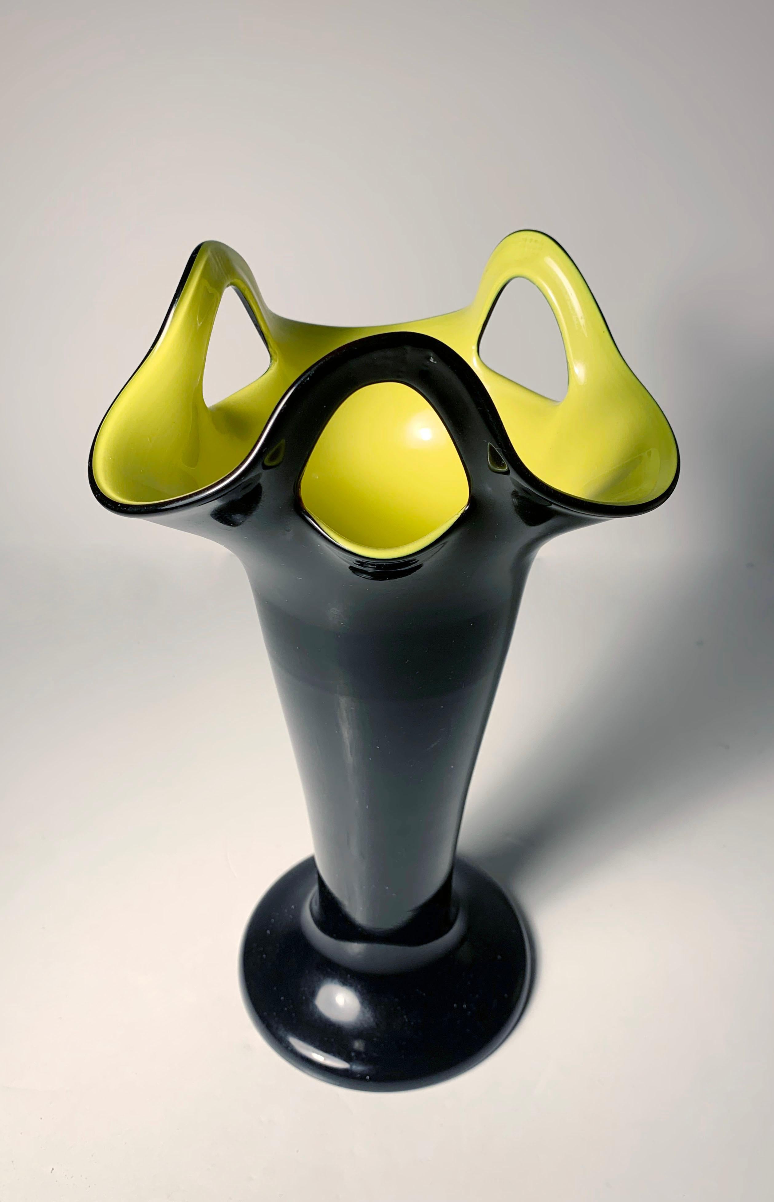 Tchèque Vintage Czech Art Deco Tango Art Glass in Black & Yellow en vente