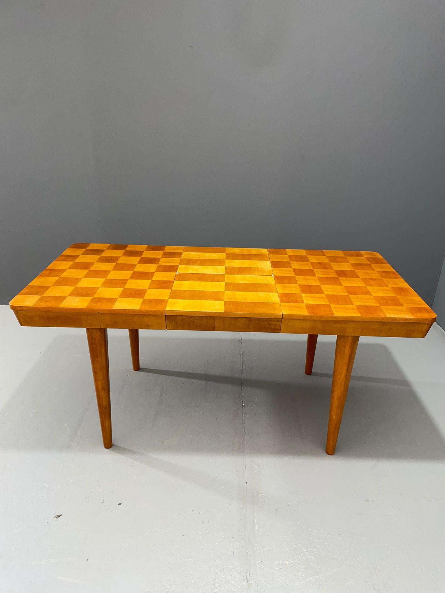 Tchèque Vintage Czech Dining Table by Jindřich Halabala – Expandable, 1940s Mid-Century en vente