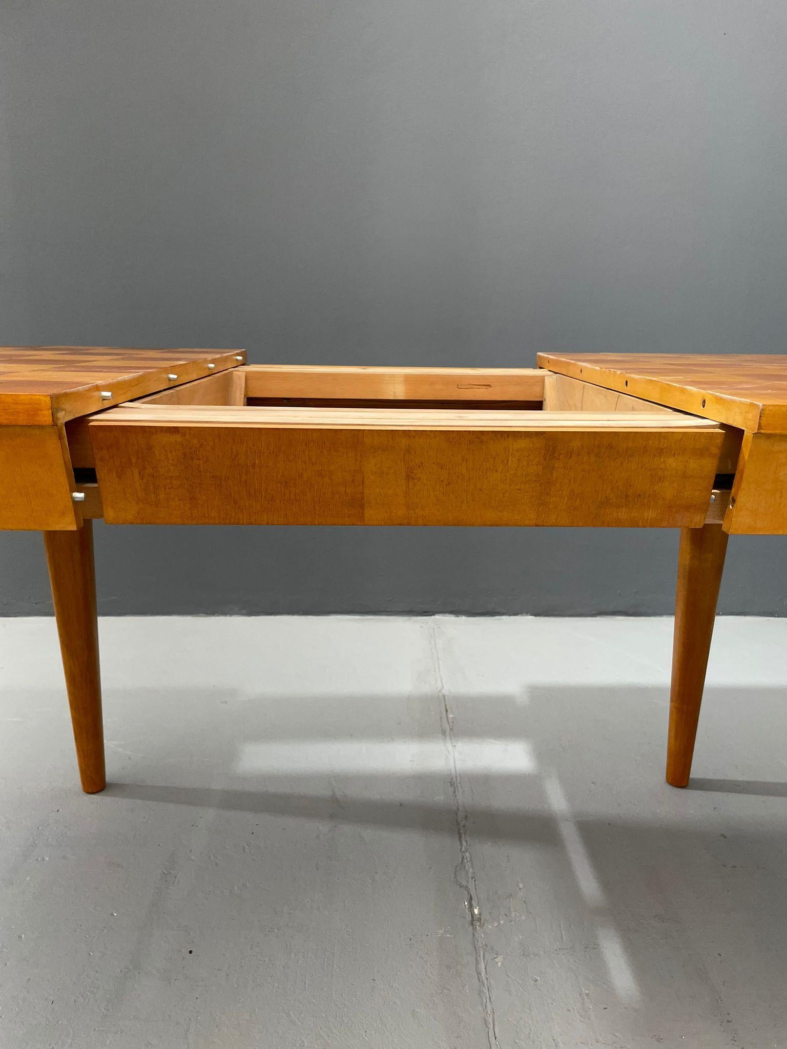 Vintage Czech Dining Table by Jindřich Halabala – Expandable, 1940s Mid-Century en vente 2