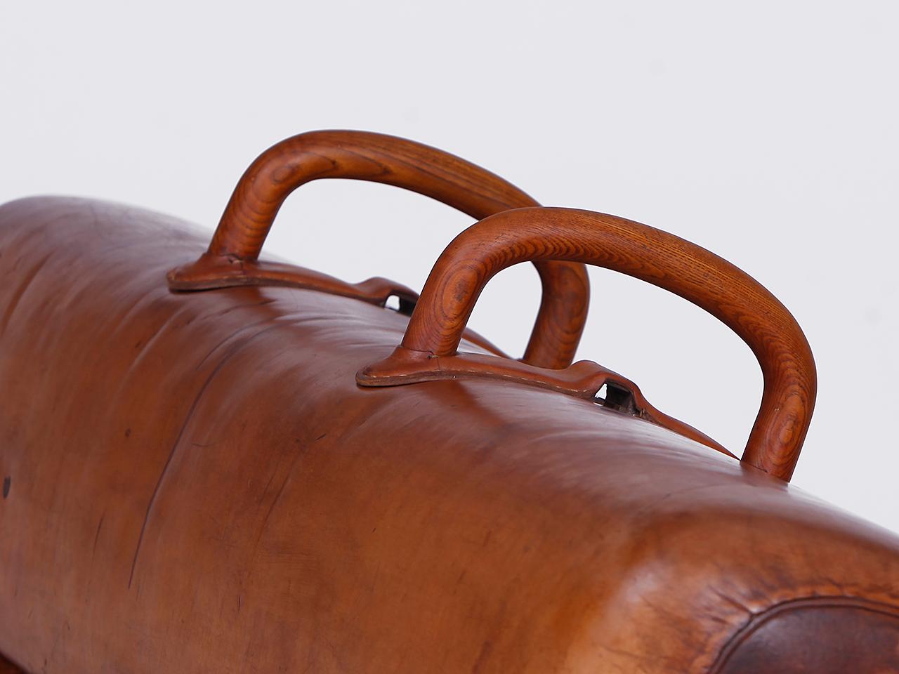 Tschechische Gymnastik-Bank/Pommelpferd/Holz- Handels-Top aus Leder, Vintage 1930er Jahre (Industriell) im Angebot