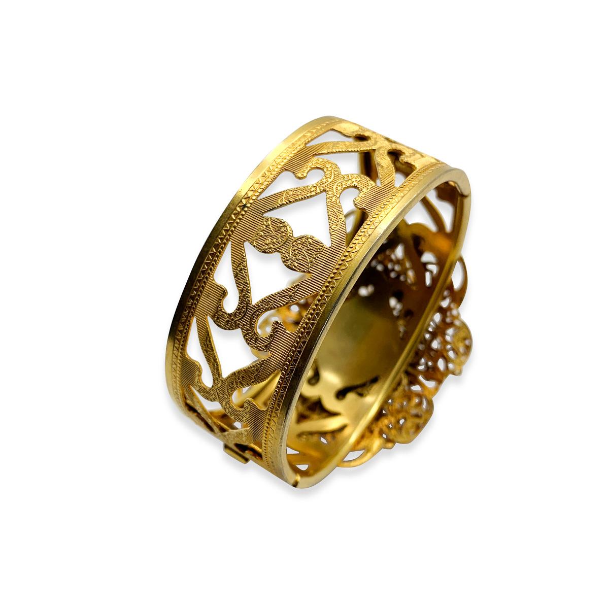 A Vintage Czech Filigree Cuff. Featuring a broad cuff design incorporating fabulous detail with fancy fretwork, delicate engraving and the classic filigree work to the front.
Vintage Condition: Very good without damage or noteworthy wear.
Materials: