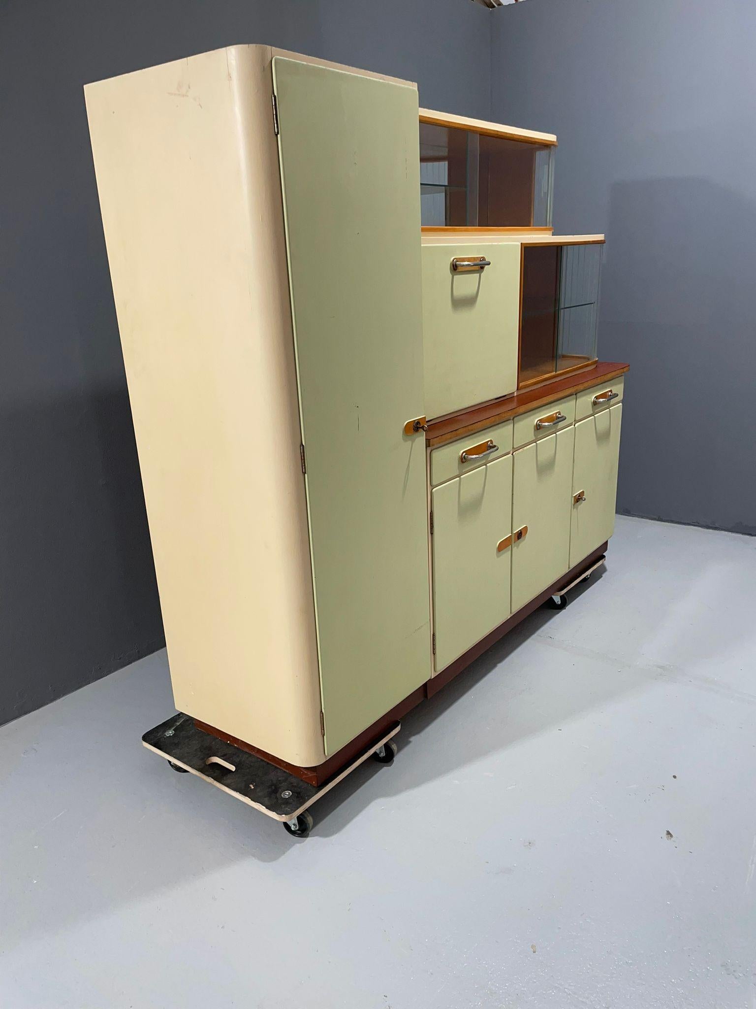 Vintage Czechoslovak Buffet Cabinet by Tatra Nábytok – 1960s Mid-Century For Sale 2