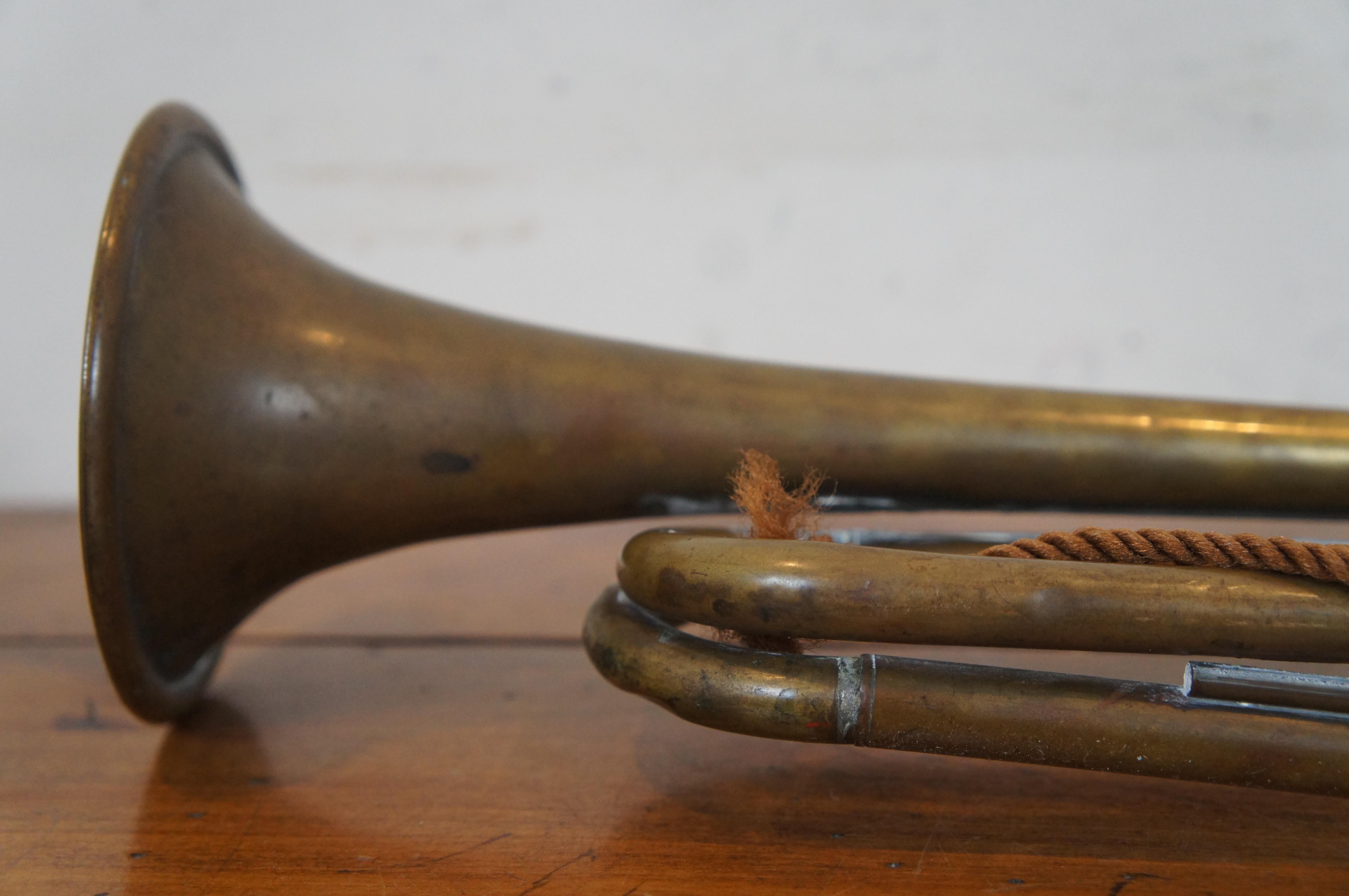 Vintage trompette tchécoslovaque en laiton de l'armée militaire en forme de garçon Scout en vente 3
