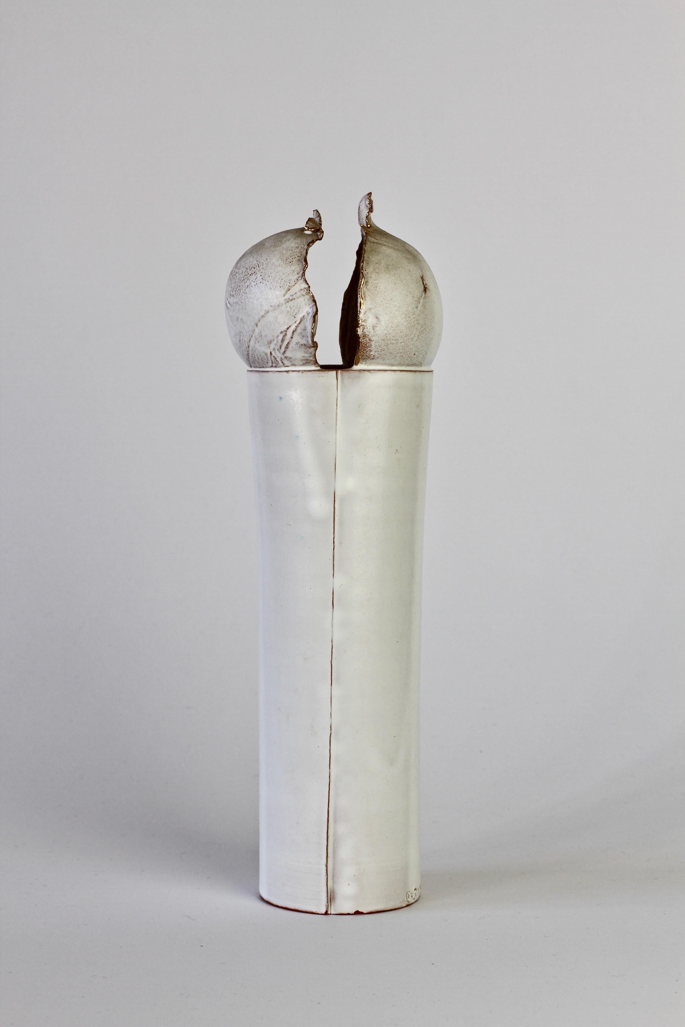Vintage Tschechoslowakische Bio-Keramik Weiße Keramik Vase von Jiří Dudycha (Handgefertigt) im Angebot