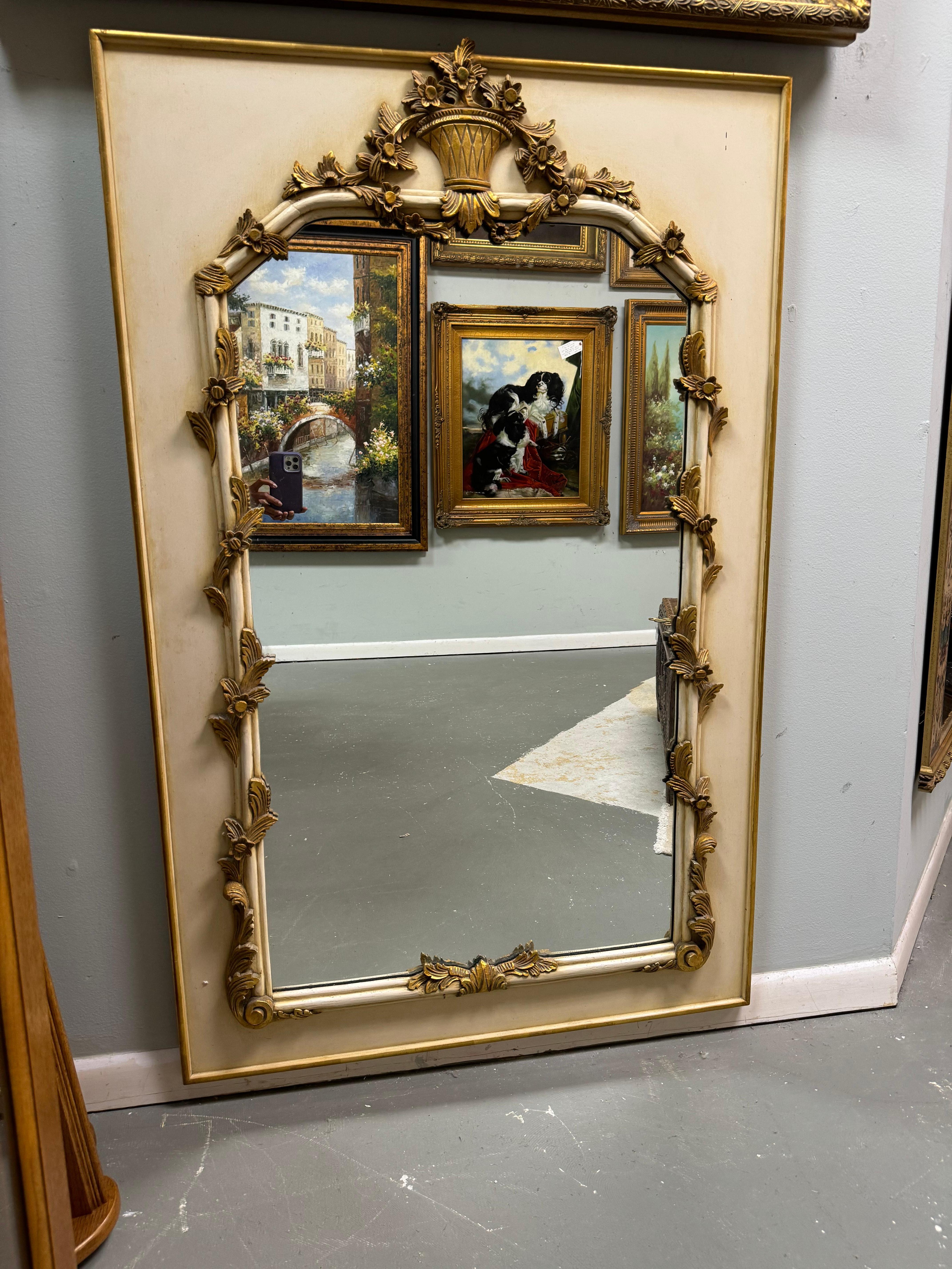 Vintage D. Milch & Son Inc.  Espejo de pared Hall dorado en Bueno estado para la venta en Birmingham, AL