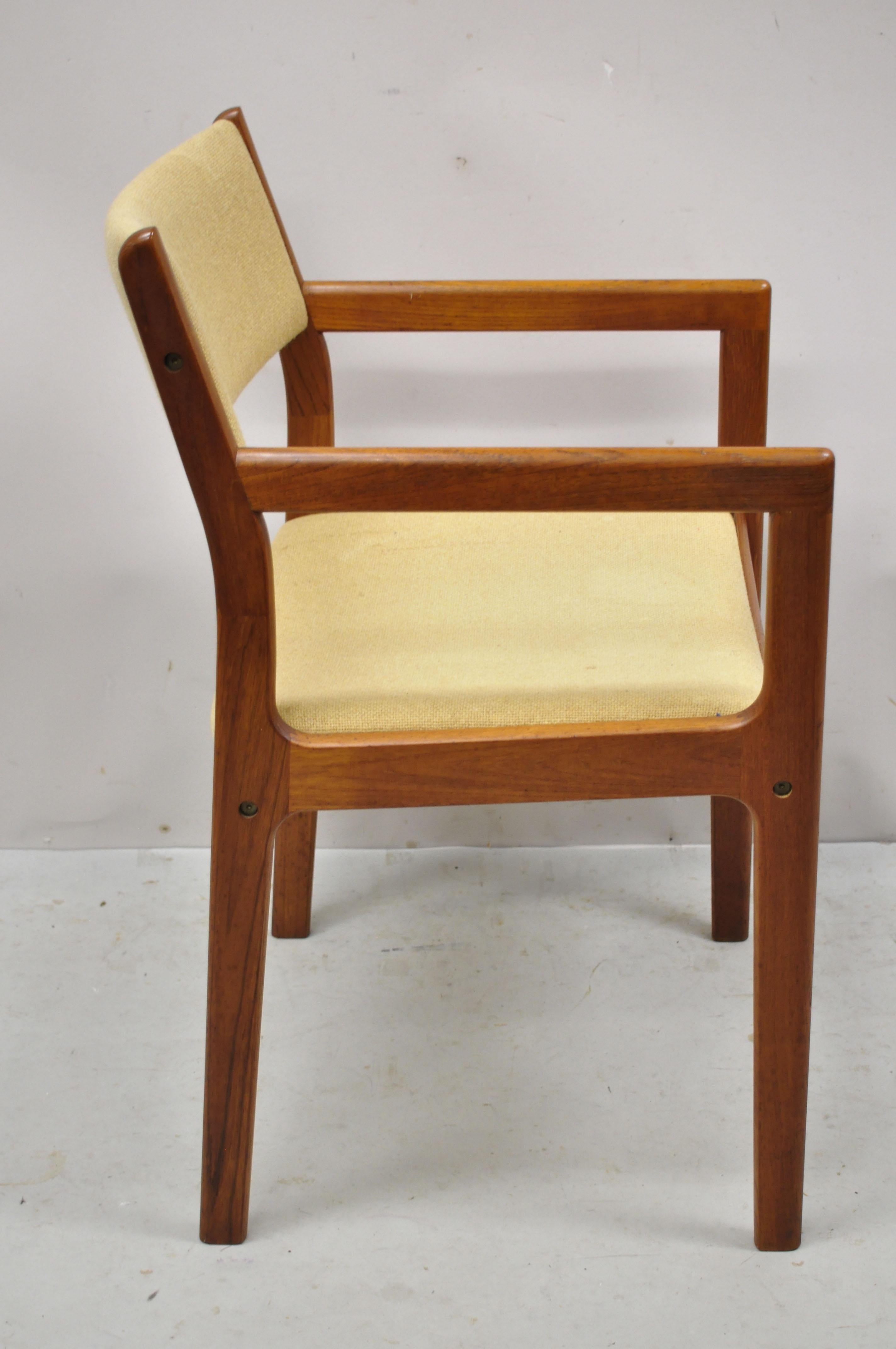 dscan chairs