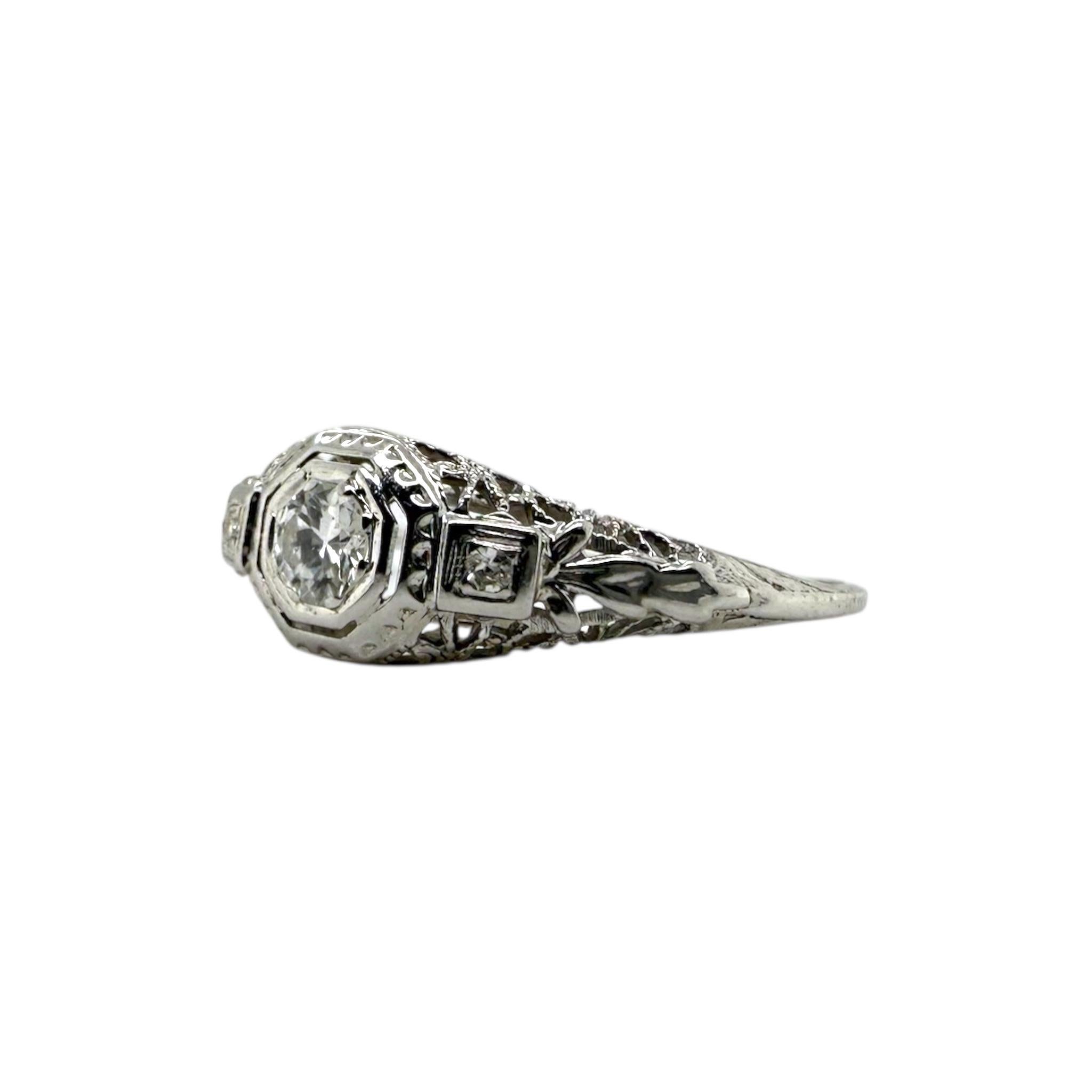 Anello vintage con diamanti in filigrana in oro bianco 18 carati in vendita 1