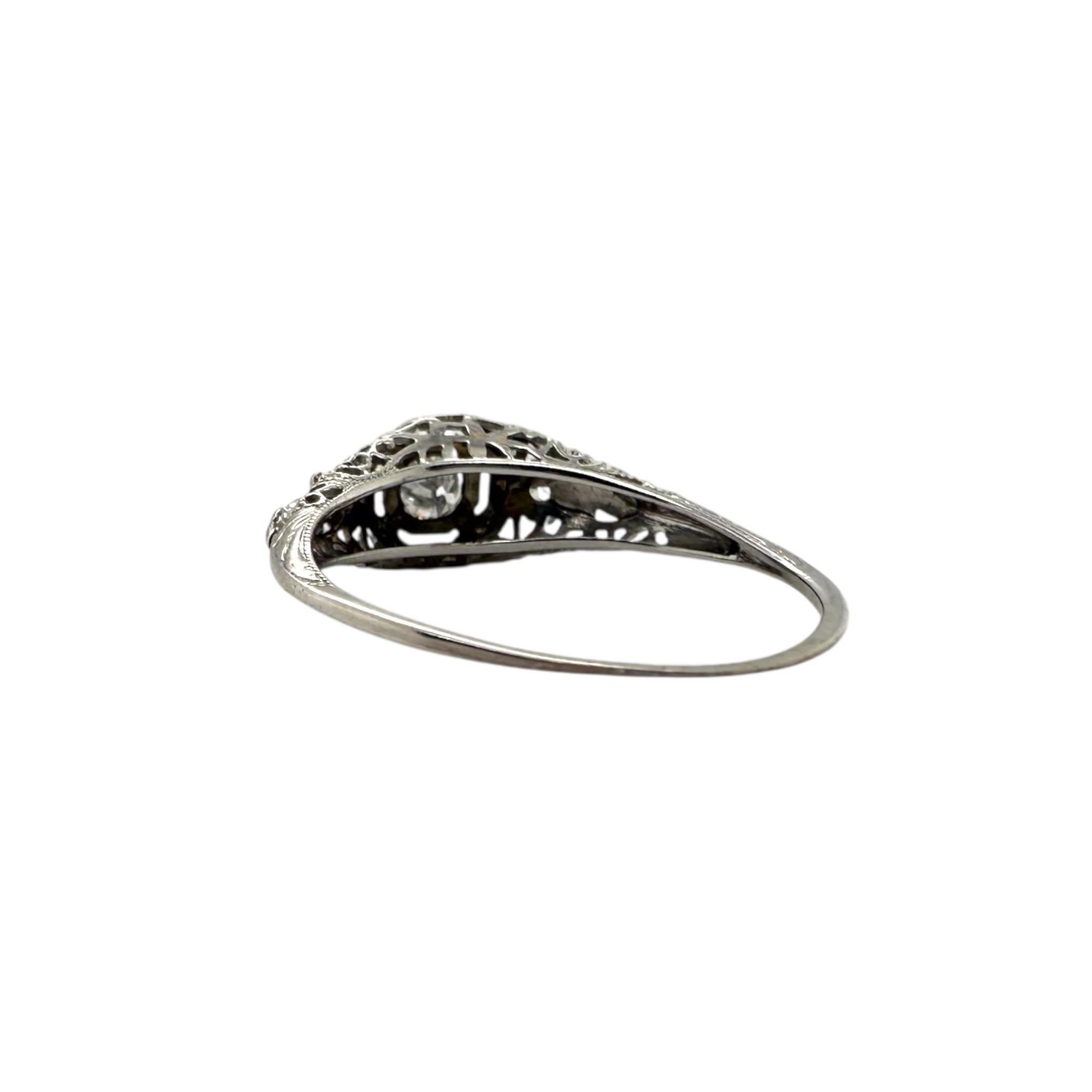 Anello vintage con diamanti in filigrana in oro bianco 18 carati in vendita 3
