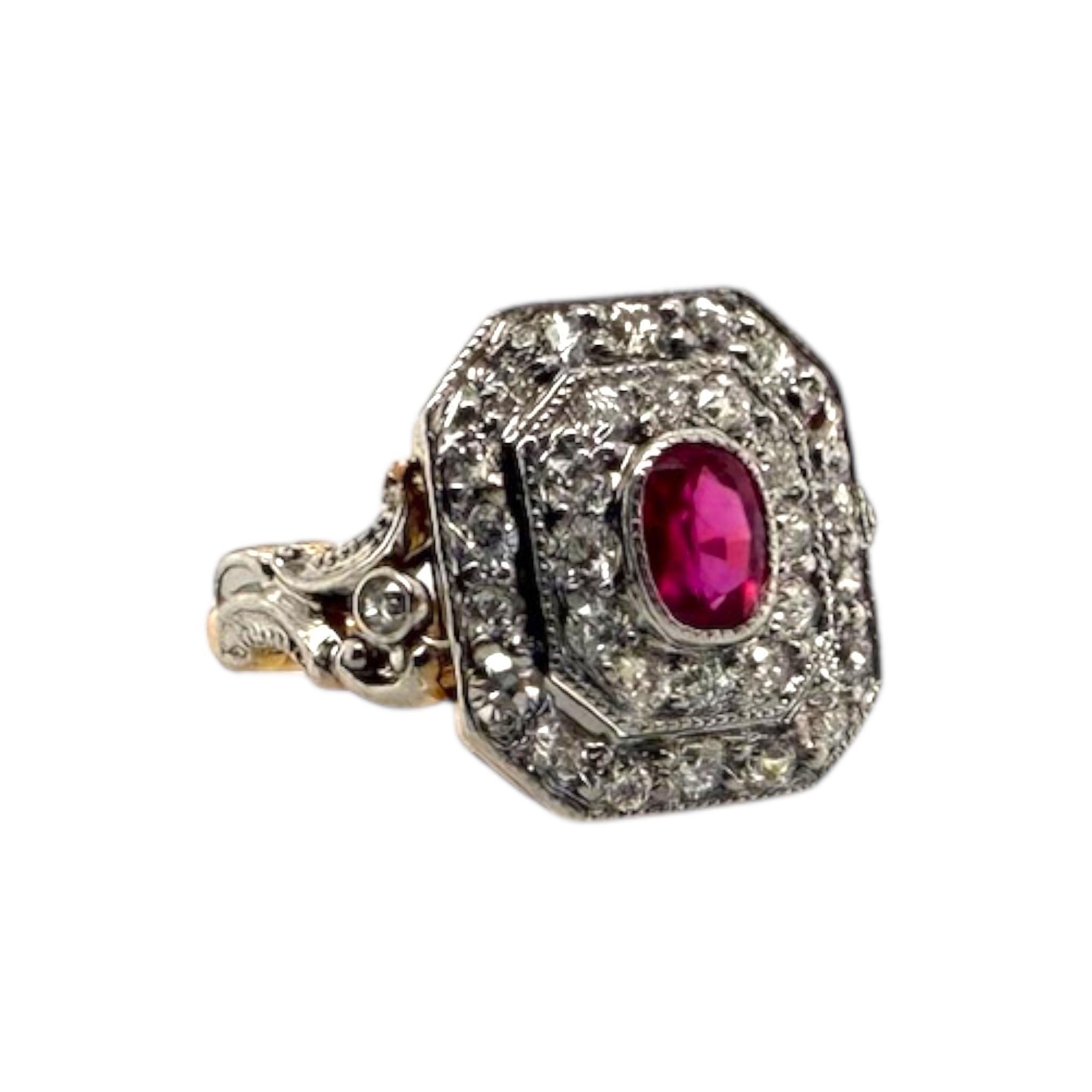 Anello da mignolo in rubino e diamanti vintage In condizioni buone in vendita a Montgomery, AL