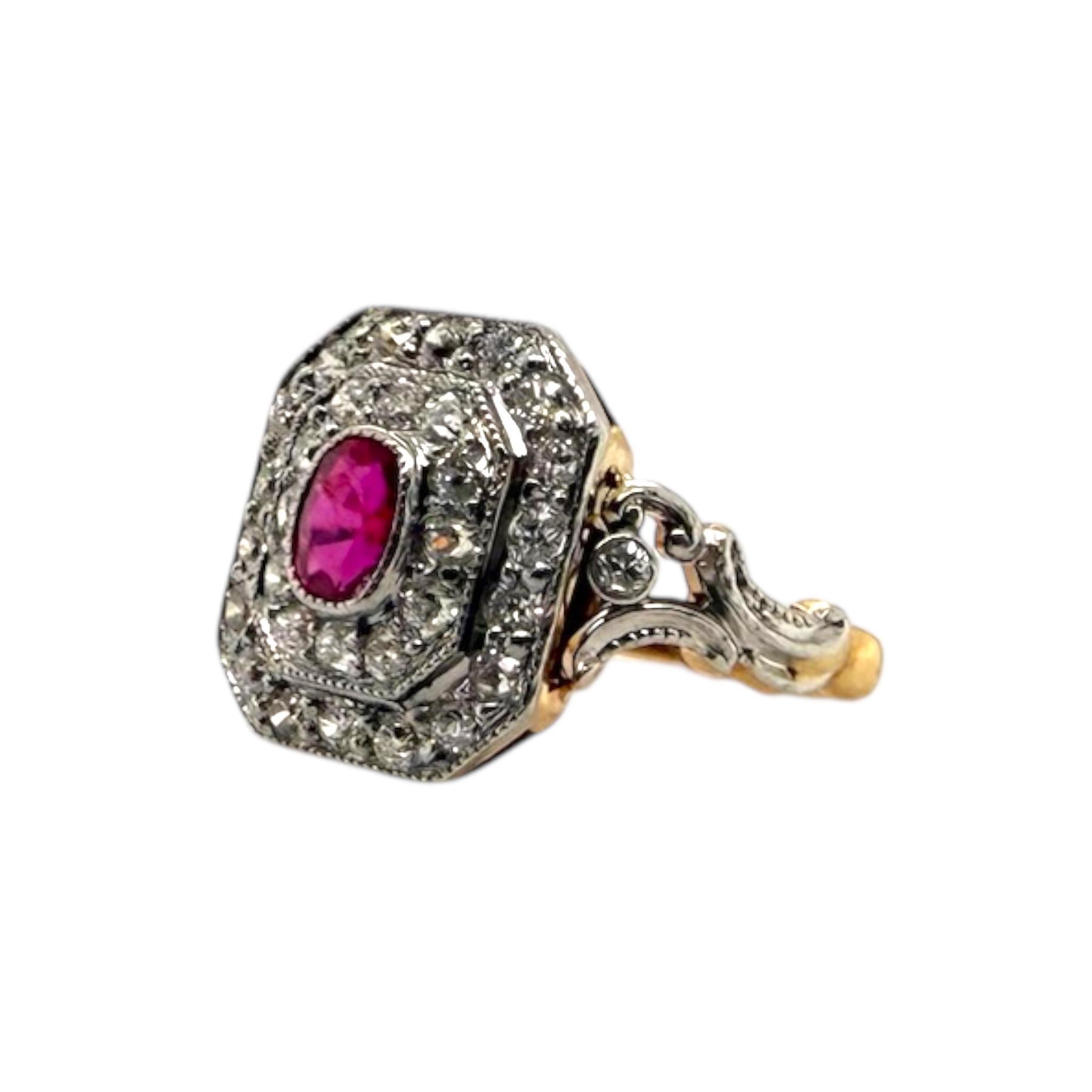 Anello da mignolo in rubino e diamanti vintage in vendita 1
