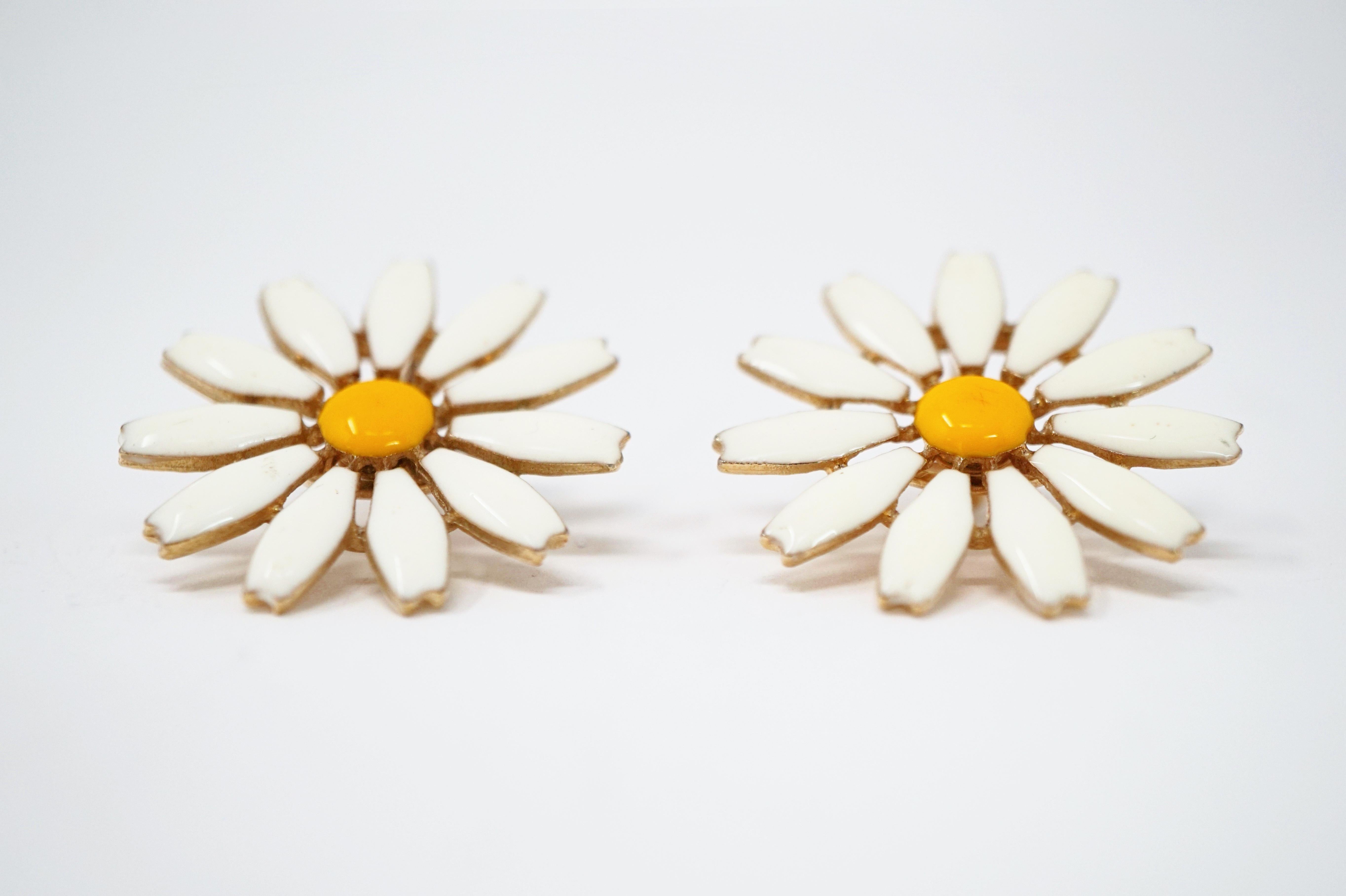 Modern Vintage Daisy Flower Enamel Clip-On Earrings