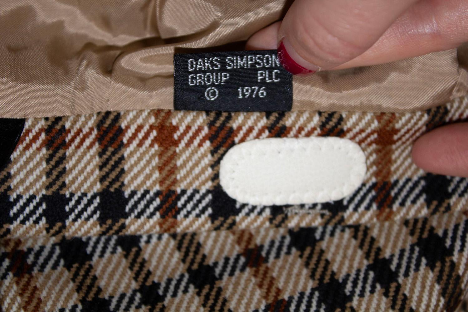 Vintage Daks 1970s  Check Wool  Skirt In Good Condition For Sale In London, GB