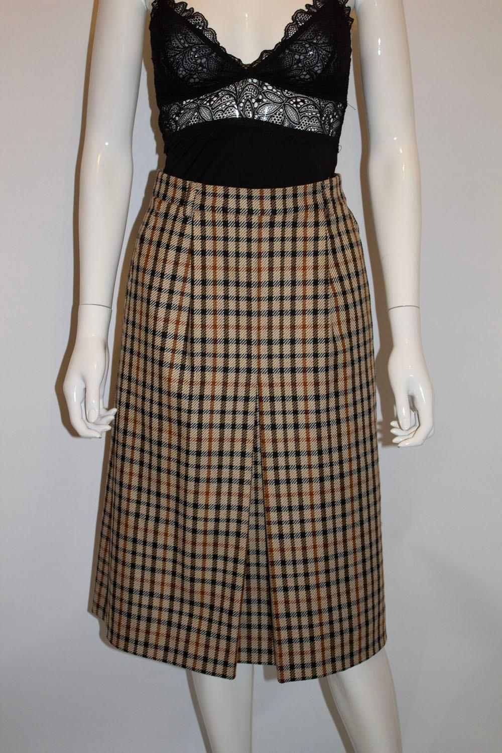 Vintage Daks 1970s  Check Wool  Skirt For Sale 3