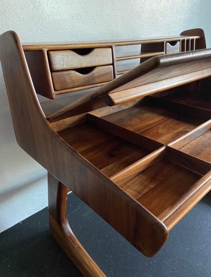 Dale Holub Studio Craft-Schreibtisch mit Lift-Top (Moderne der Mitte des Jahrhunderts) im Angebot