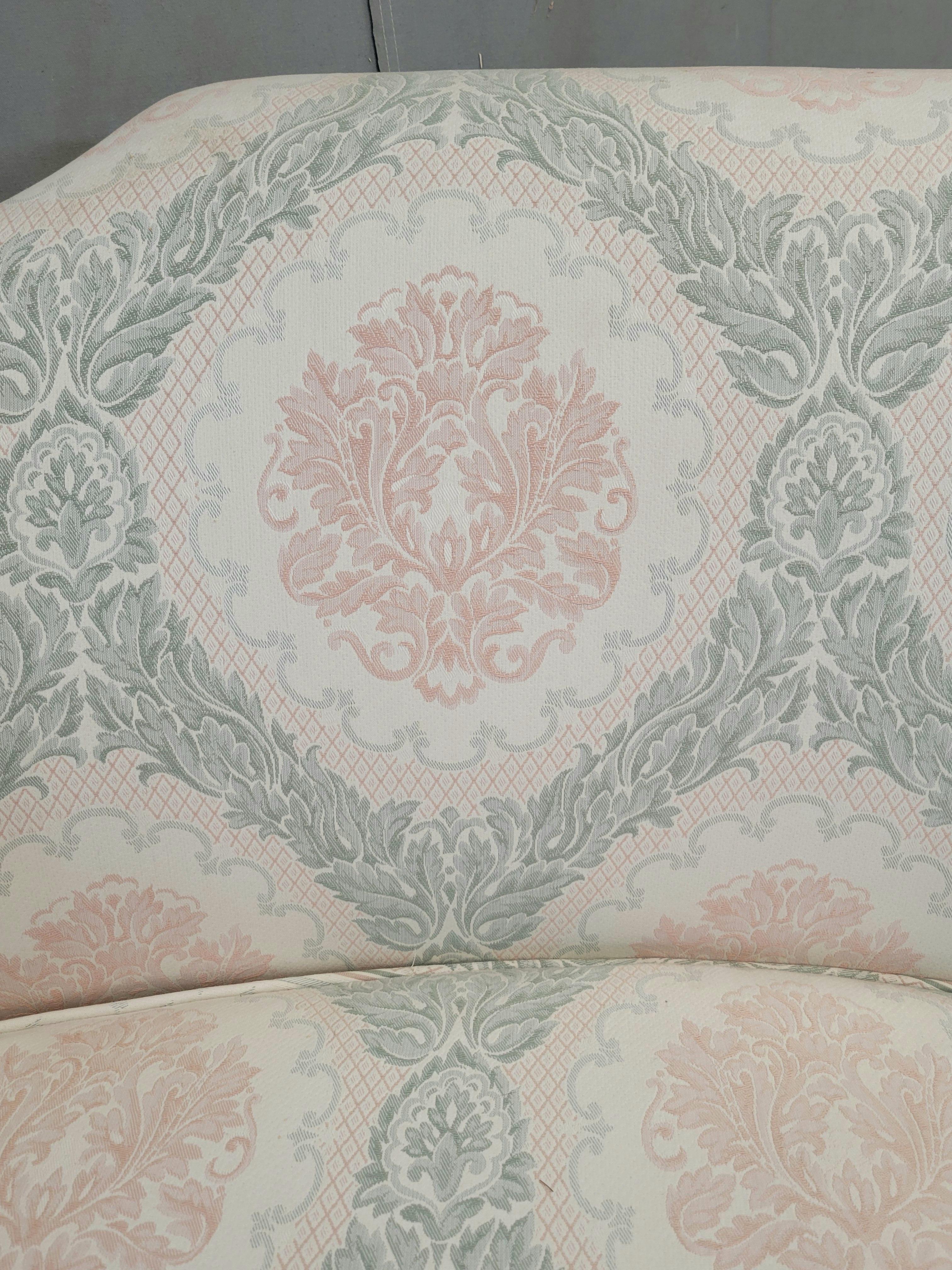 Loveseat français vintage en damas avec coussin en duvet et tissu d'ameublement Blush/Sage en vente 4