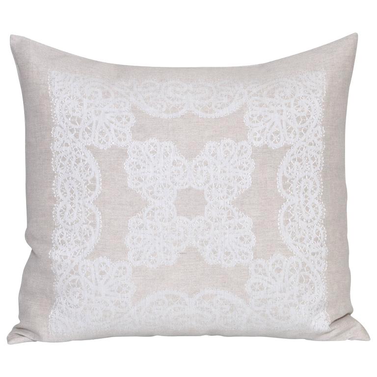 Vintage Damask Traditional Celtic Lacework Patterned Irish Linen Cushion Pillow en vente