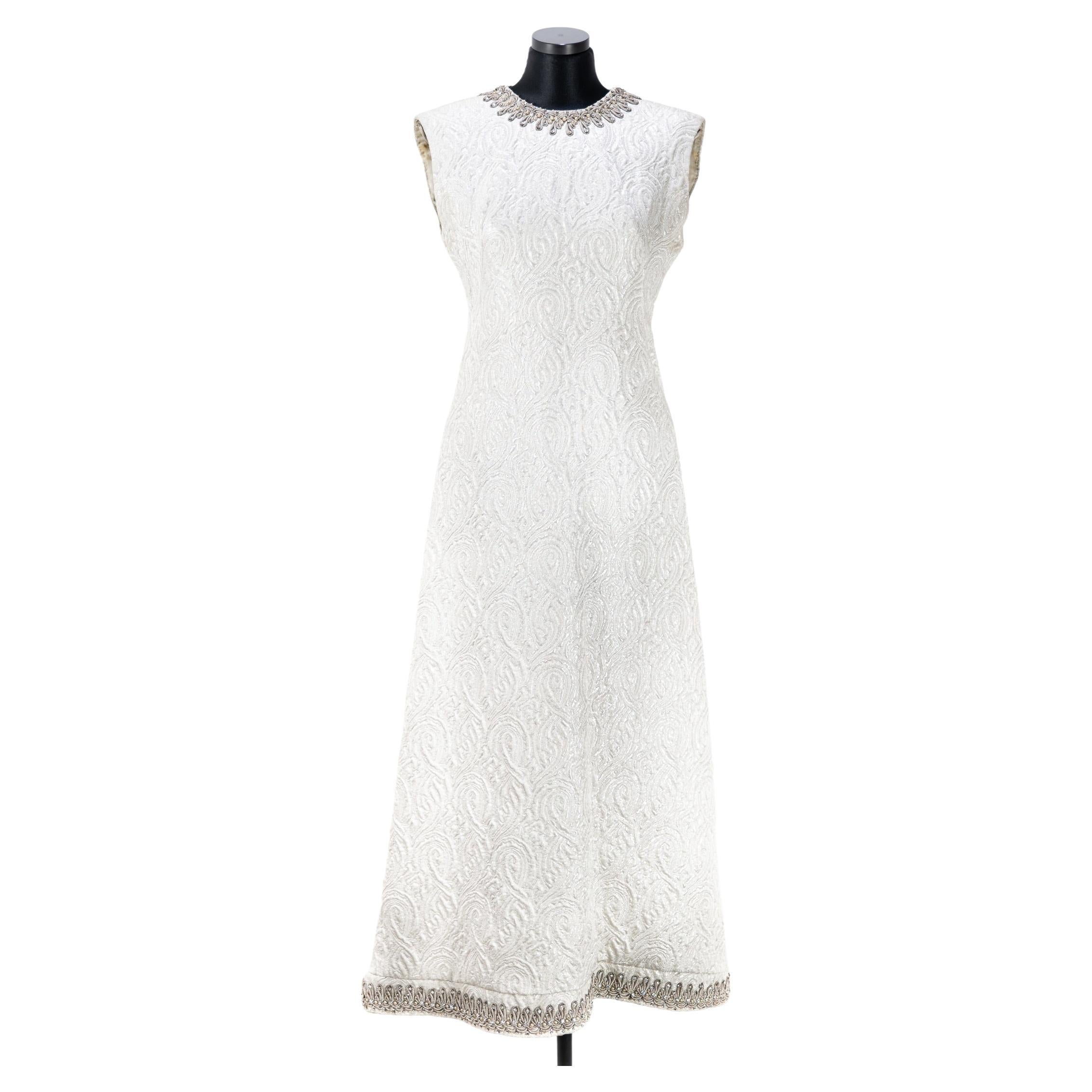 Robe blanche damas vintage en vente