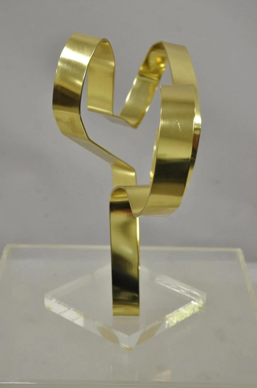 Vintage Dan Murphy 1976 Nastro d'ottone Scultura astratta moderna su base di lucite in vendita 4
