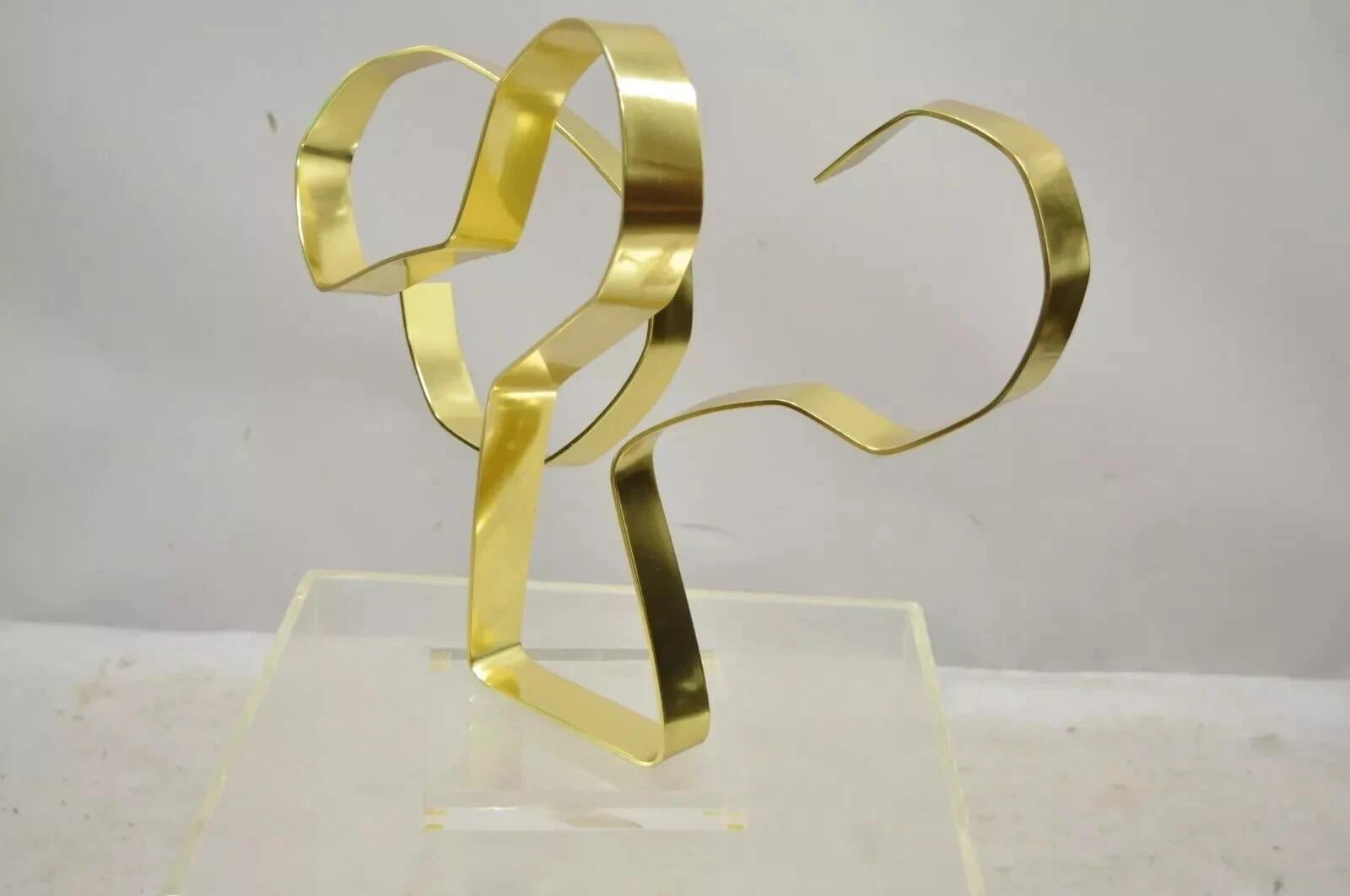 Vintage Dan Murphy 1976 Nastro d'ottone Scultura astratta moderna su base di lucite in vendita 2