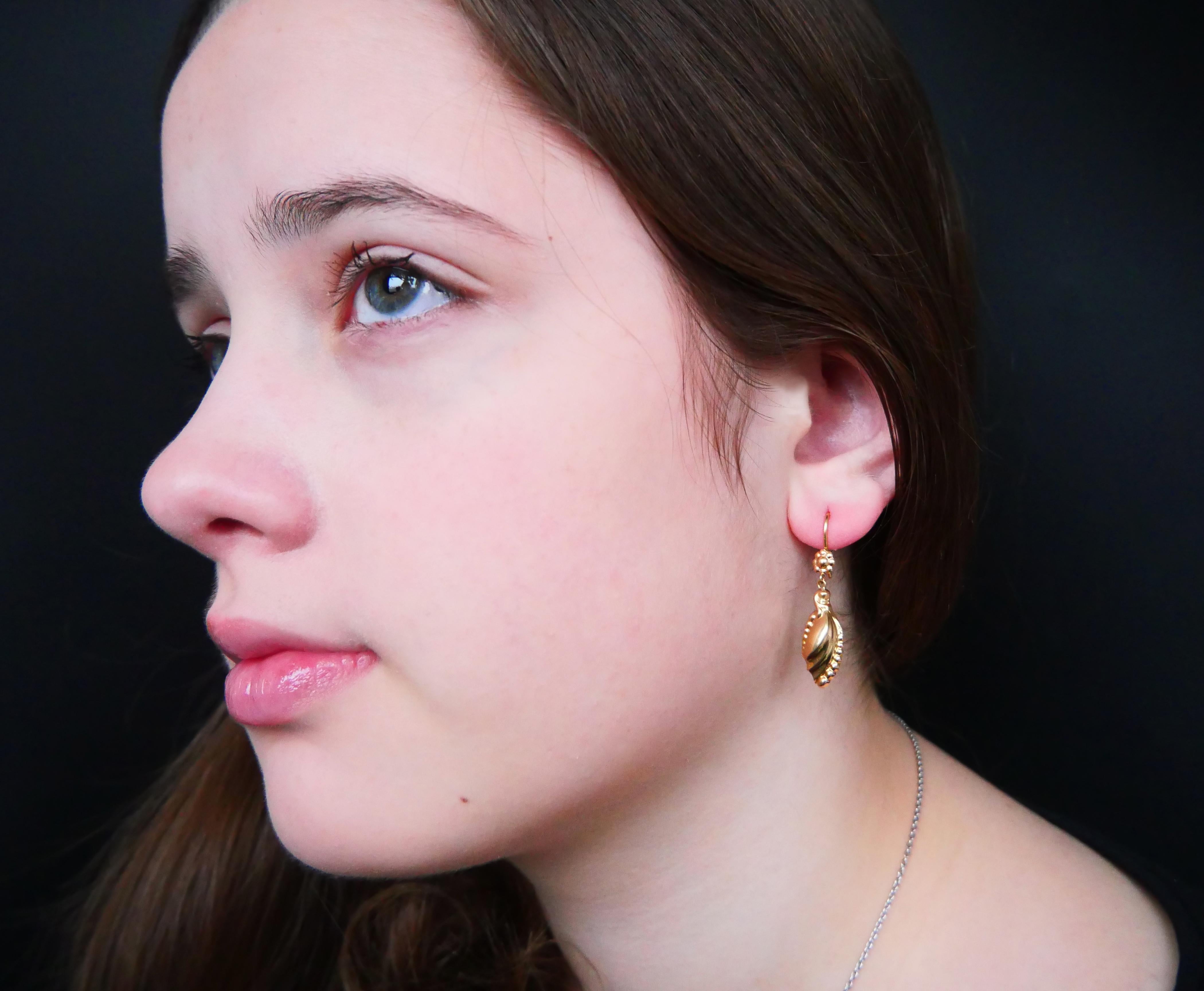 Retro Vintage Dangle Earrings solid 18K Gold / 2.78gr For Sale