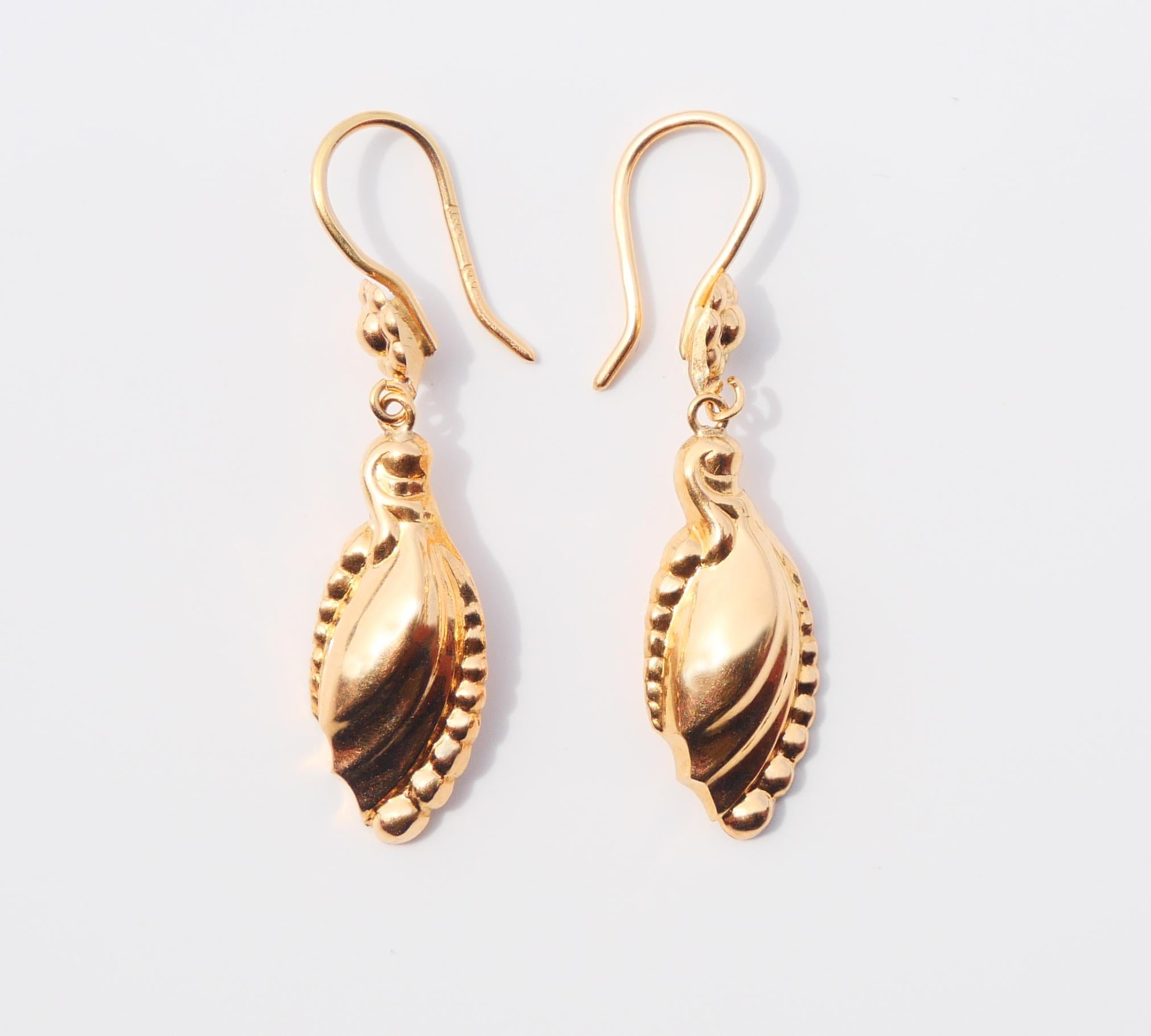 Vintage Dangle Earrings solid 18K Gold / 2.78gr For Sale 1