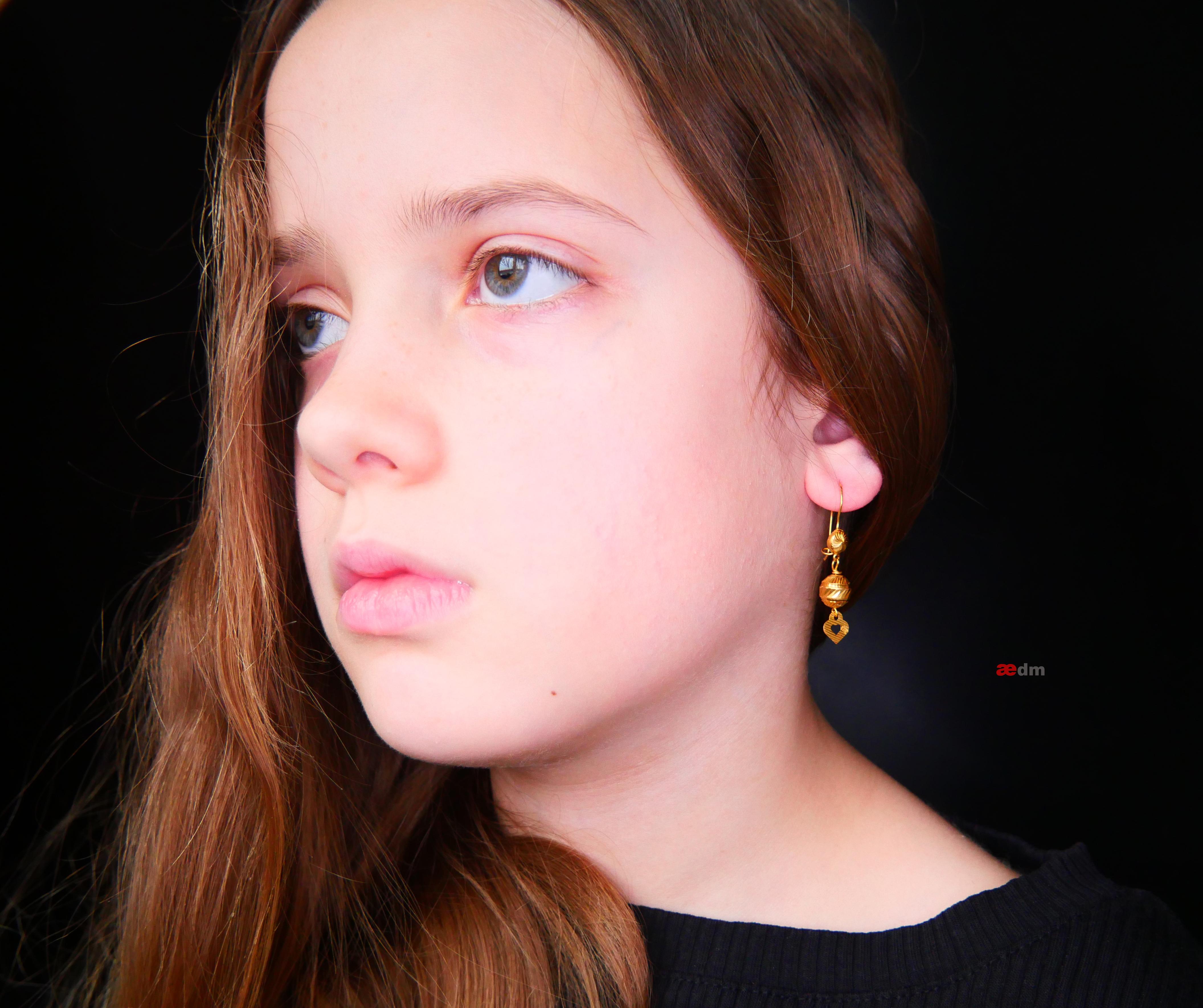Women's Vintage Dangle Earrings solid 21K Gold /2.6 gr For Sale