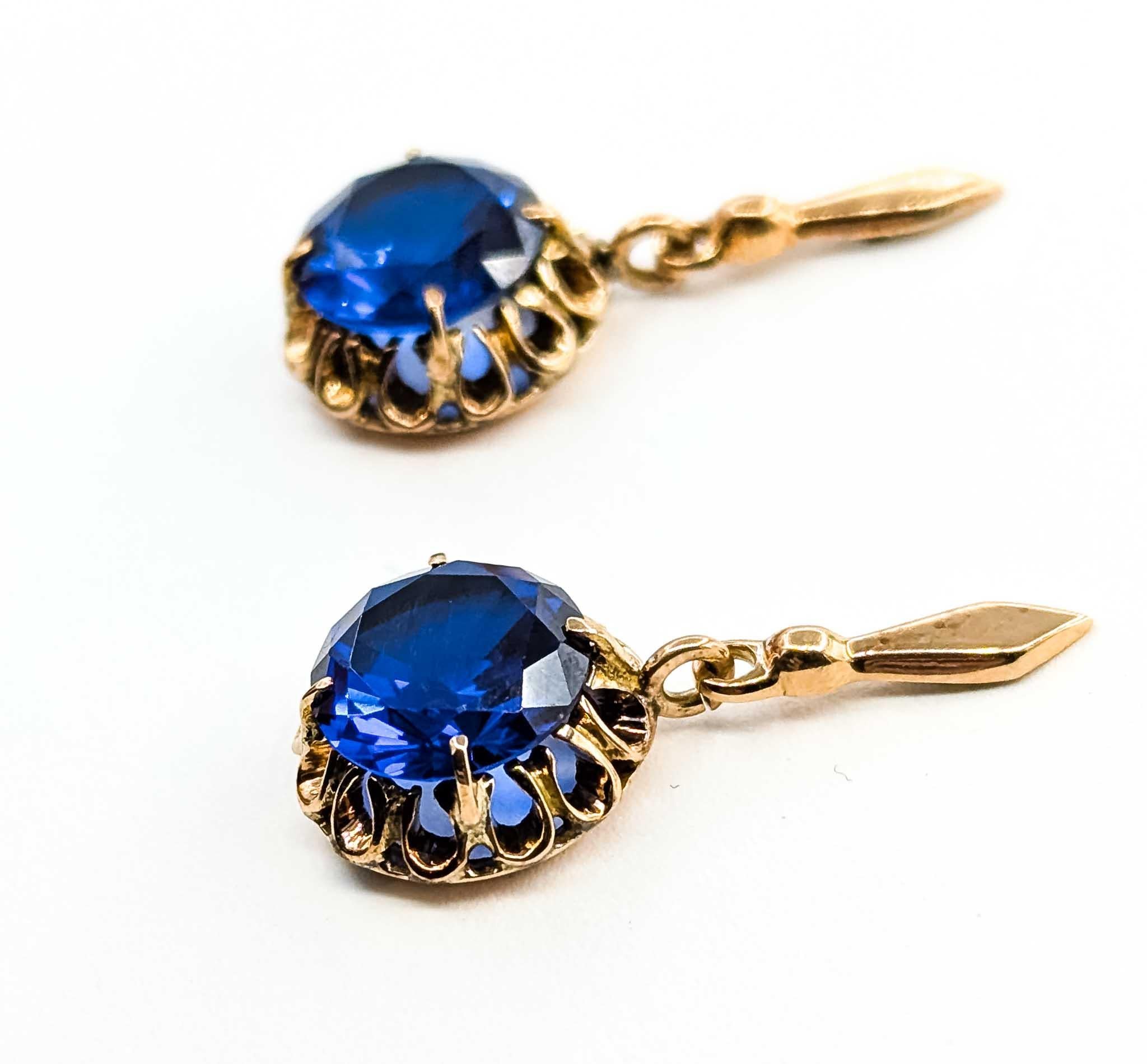 Modernist Vintage Dangle Earrings with Synthetic Sapphire in 14k Yellow Gold For Sale