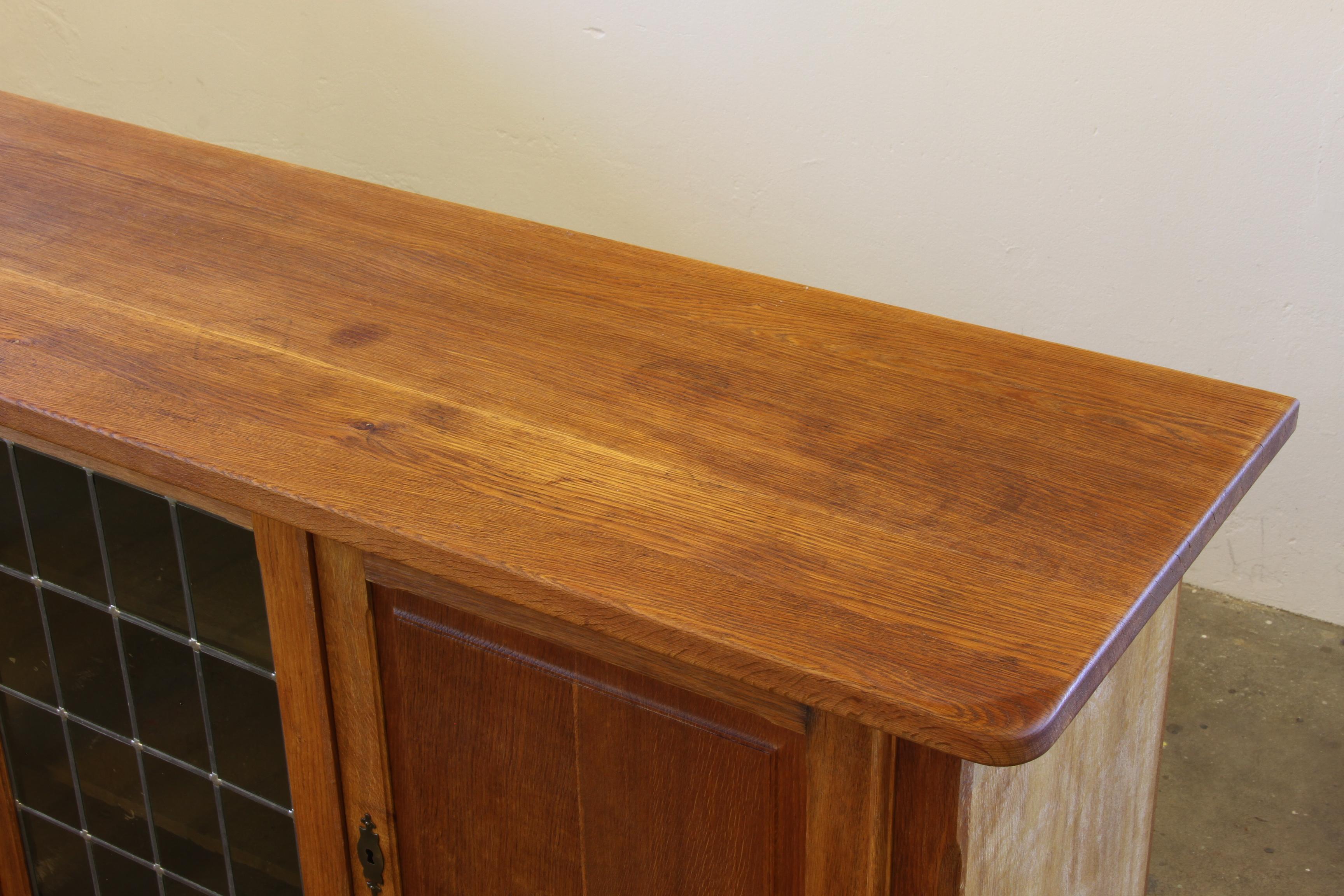Armario moderno danés vintage de roble de los años 60 al estilo de Henning Kjærnulf en venta 4