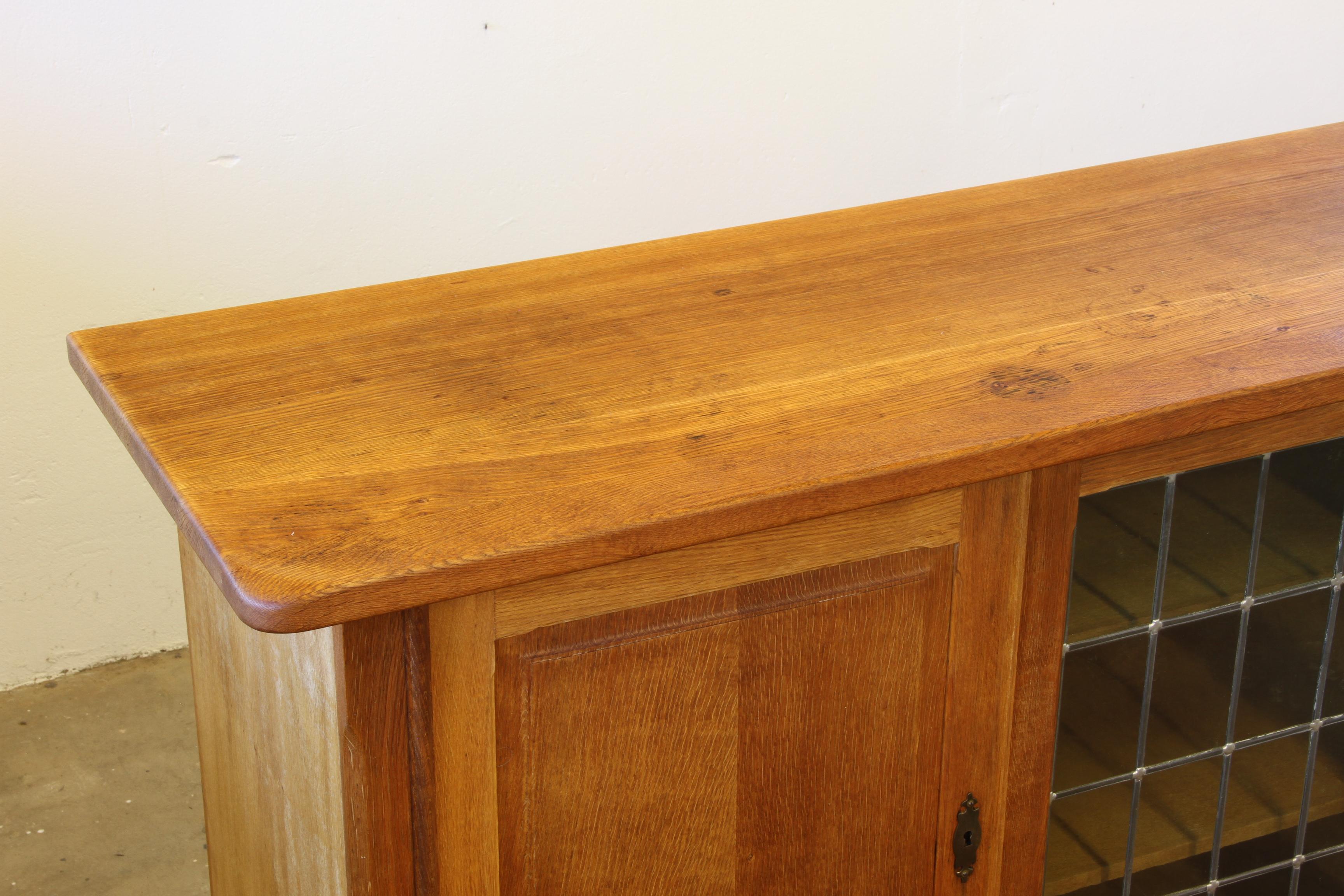 Armario moderno danés vintage de roble de los años 60 al estilo de Henning Kjærnulf en venta 5