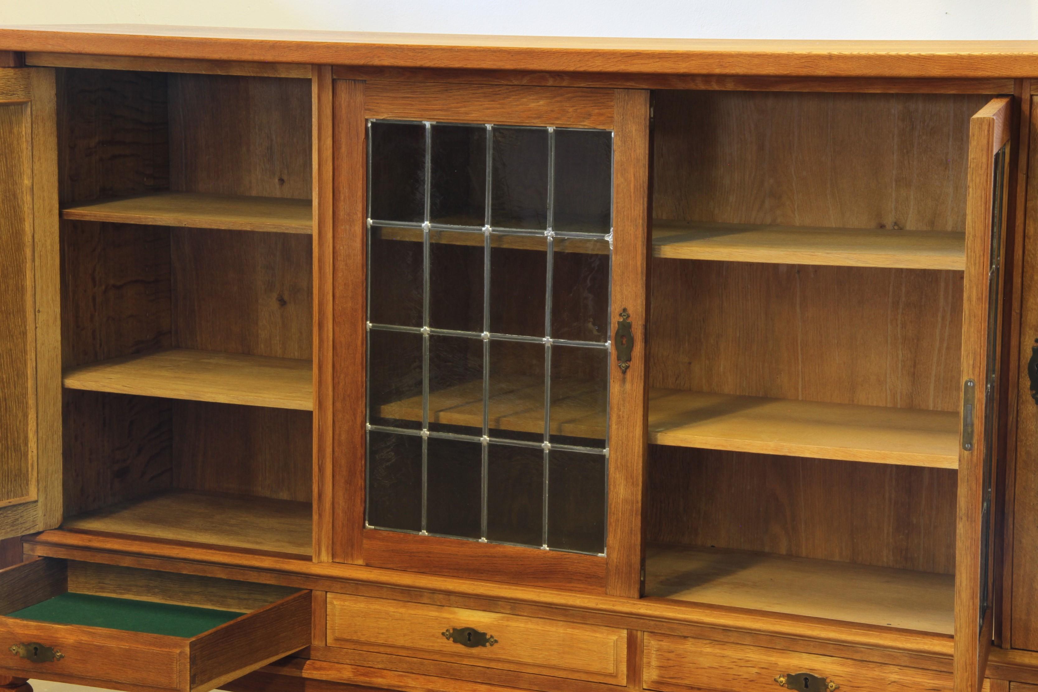 Armario moderno danés vintage de roble de los años 60 al estilo de Henning Kjærnulf en venta 13