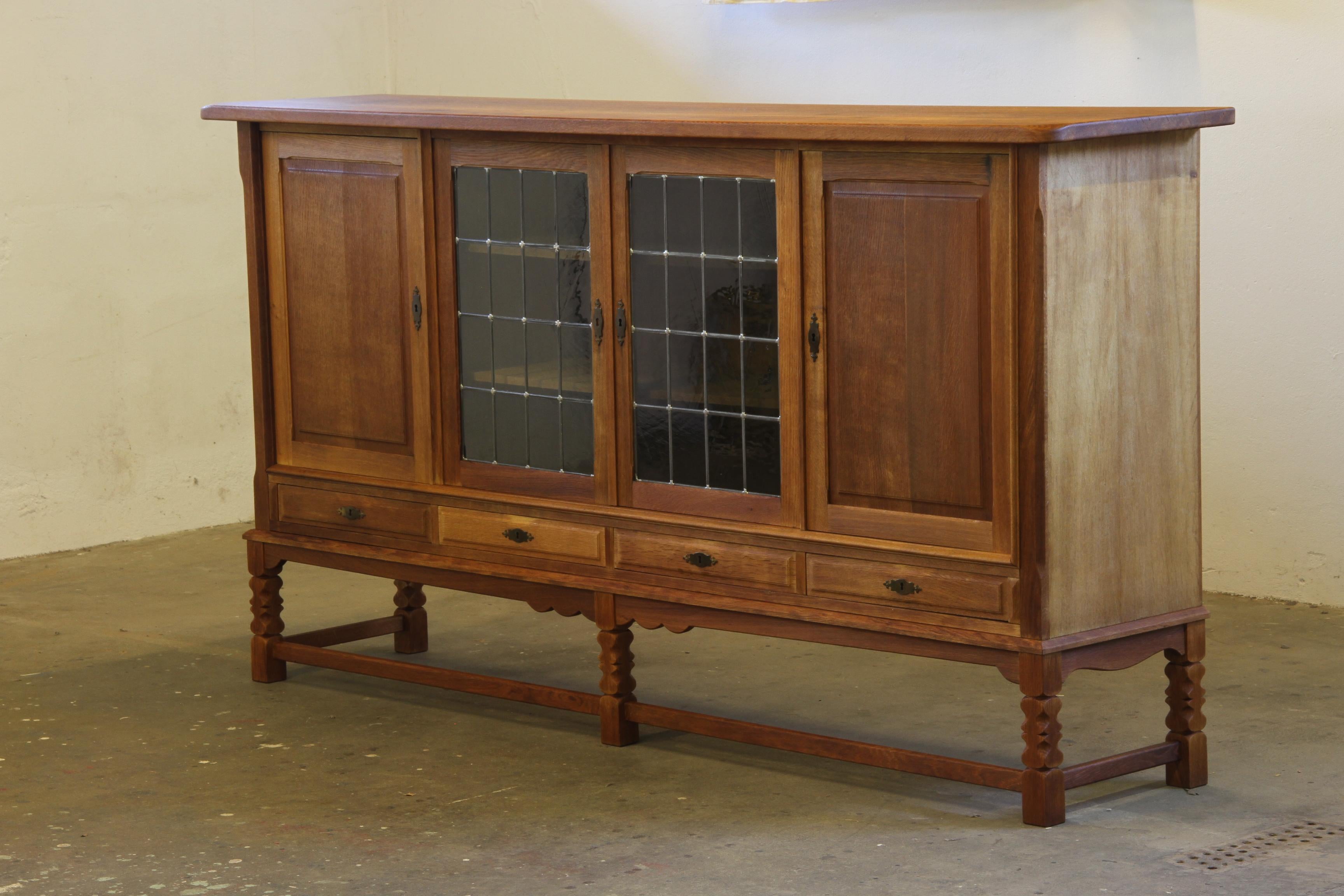 Armario moderno danés vintage de roble de los años 60 al estilo de Henning Kjærnulf Moderno de mediados de siglo en venta