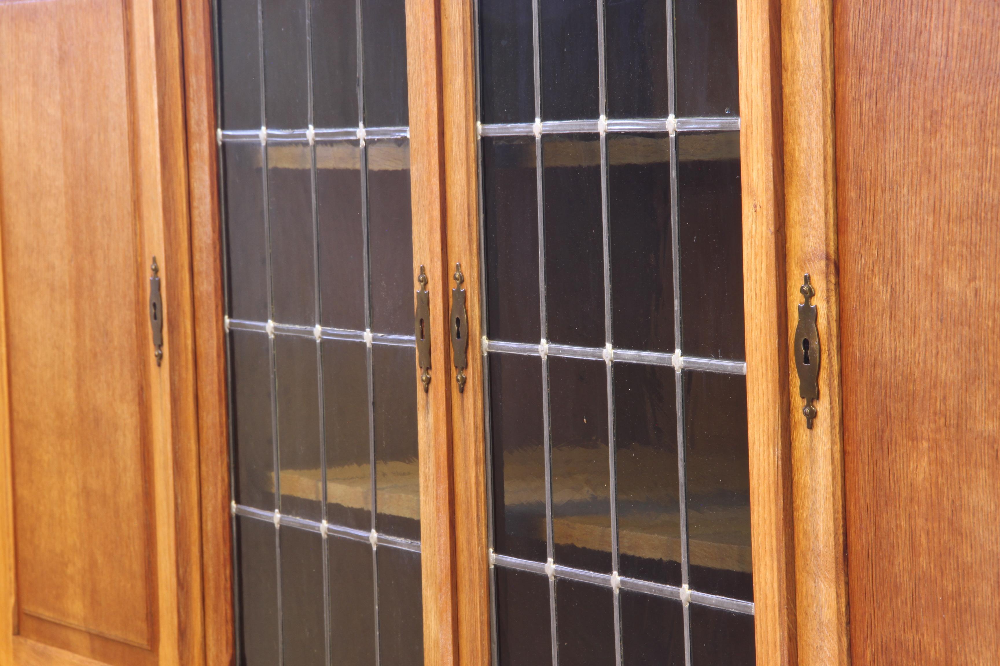 Armario moderno danés vintage de roble de los años 60 al estilo de Henning Kjærnulf en venta 1